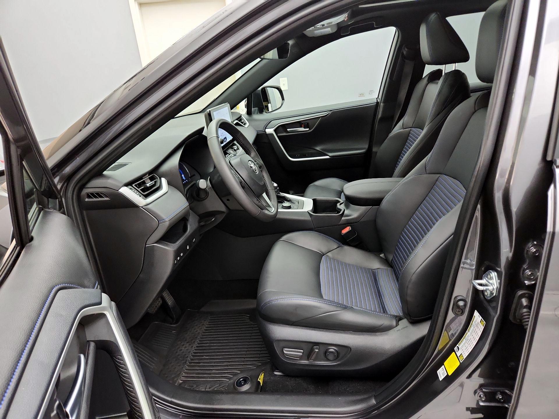 Thumbnail: 2025 Toyota RAV4 - 11