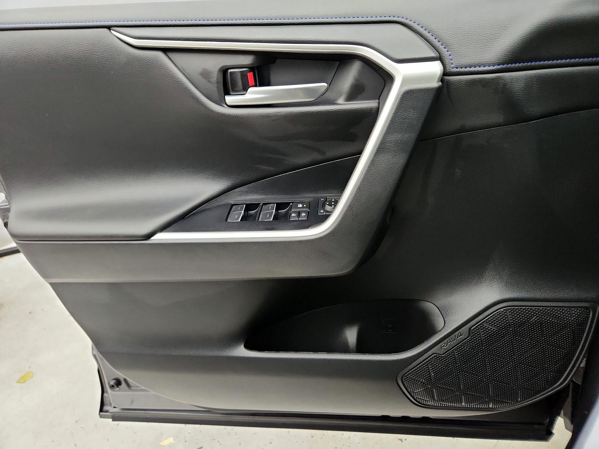 Thumbnail: 2025 Toyota RAV4 - 12