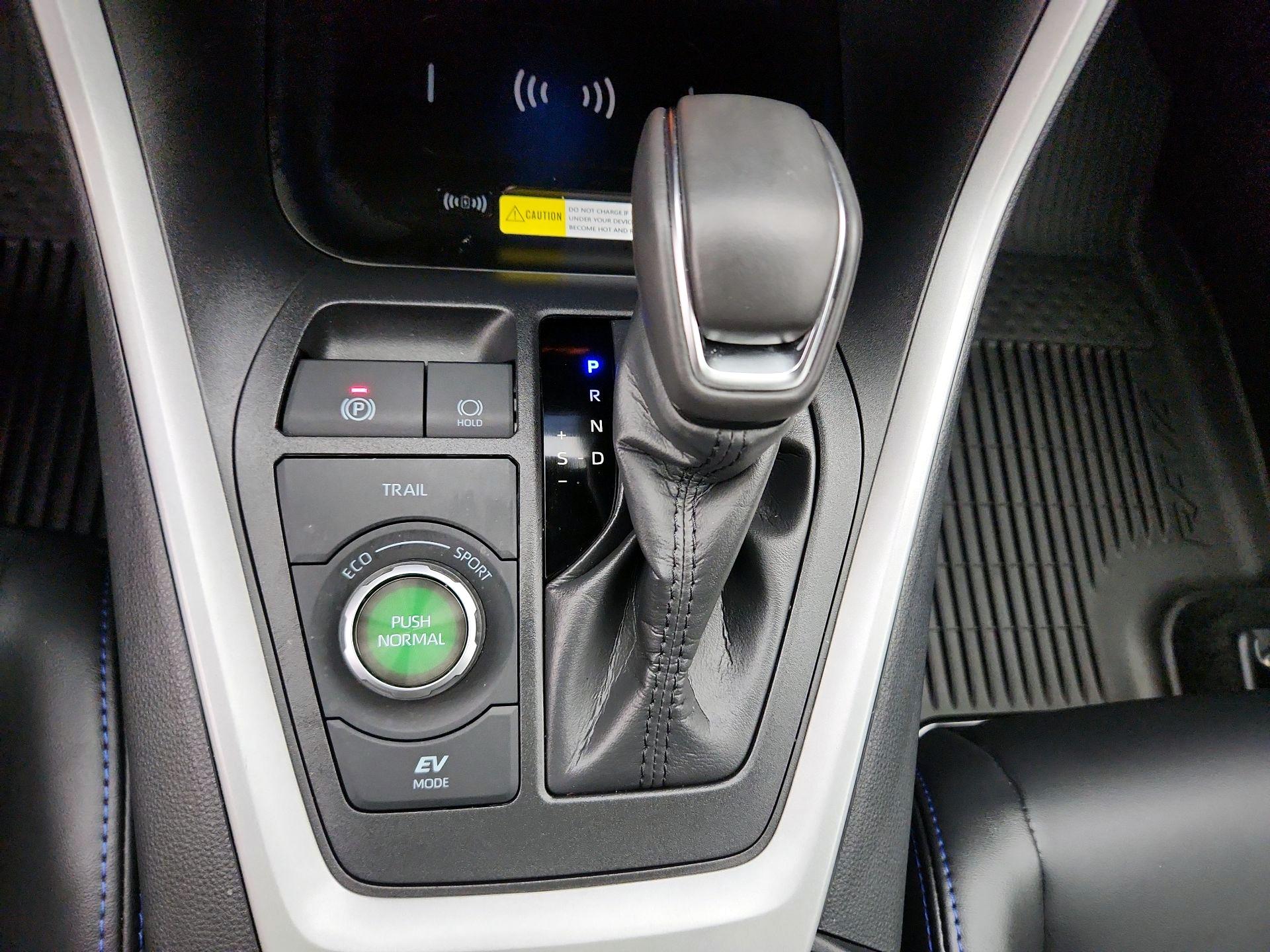 Thumbnail: 2025 Toyota RAV4 - 17