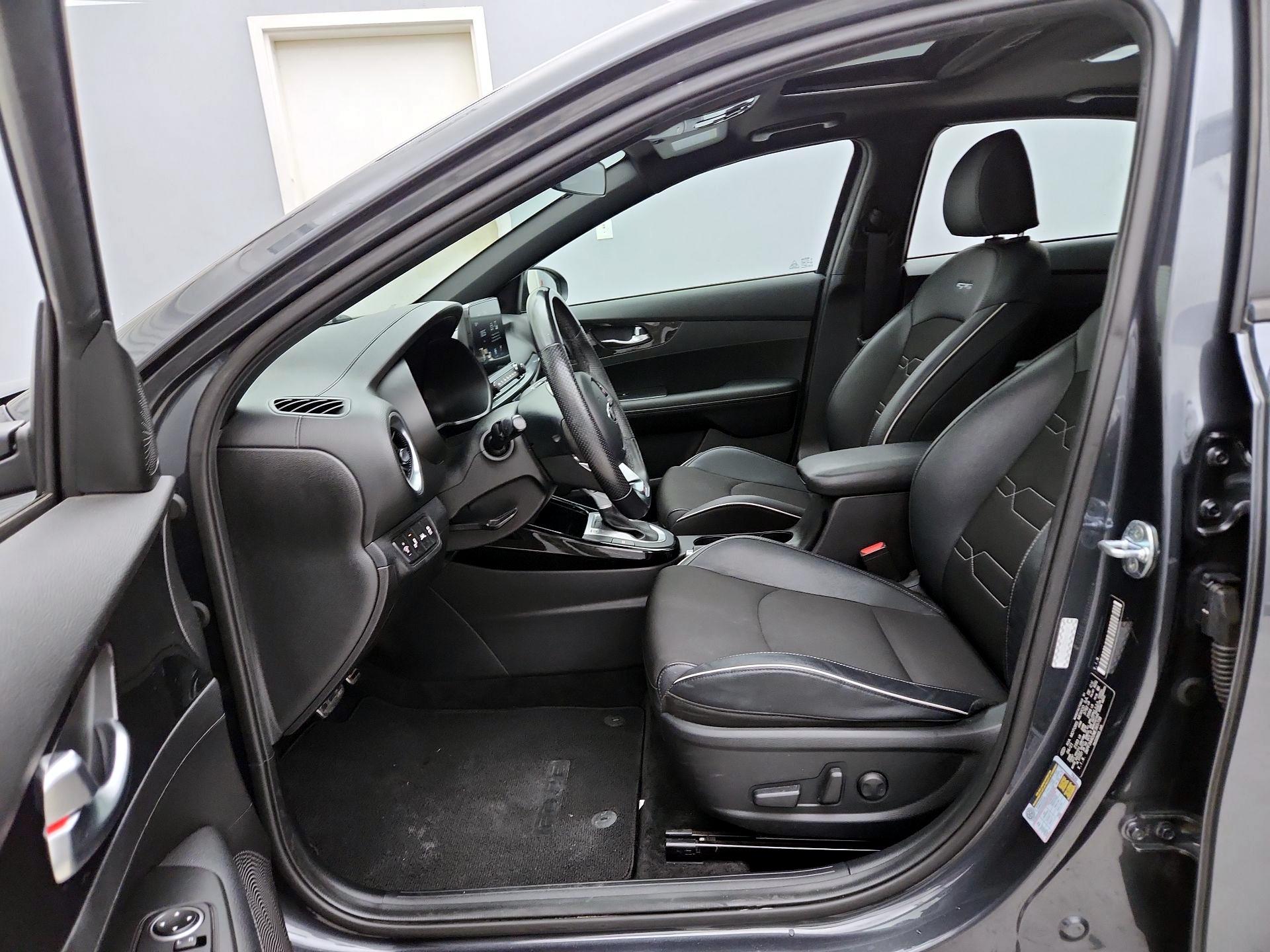 Thumbnail: 2021 Kia Forte - 11