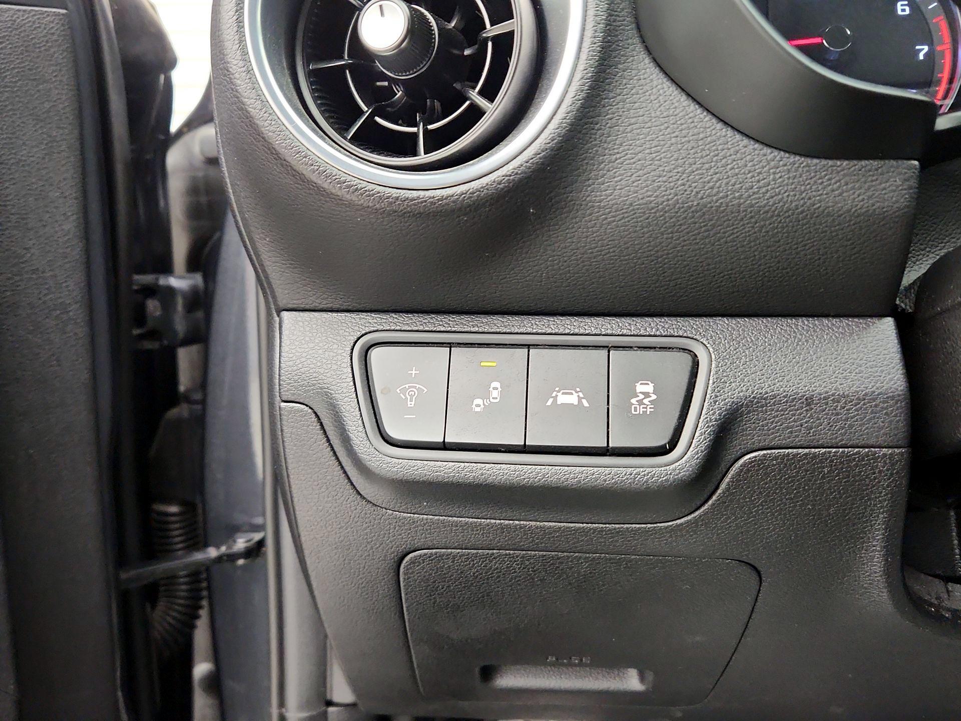 Thumbnail: 2021 Kia Forte - 13