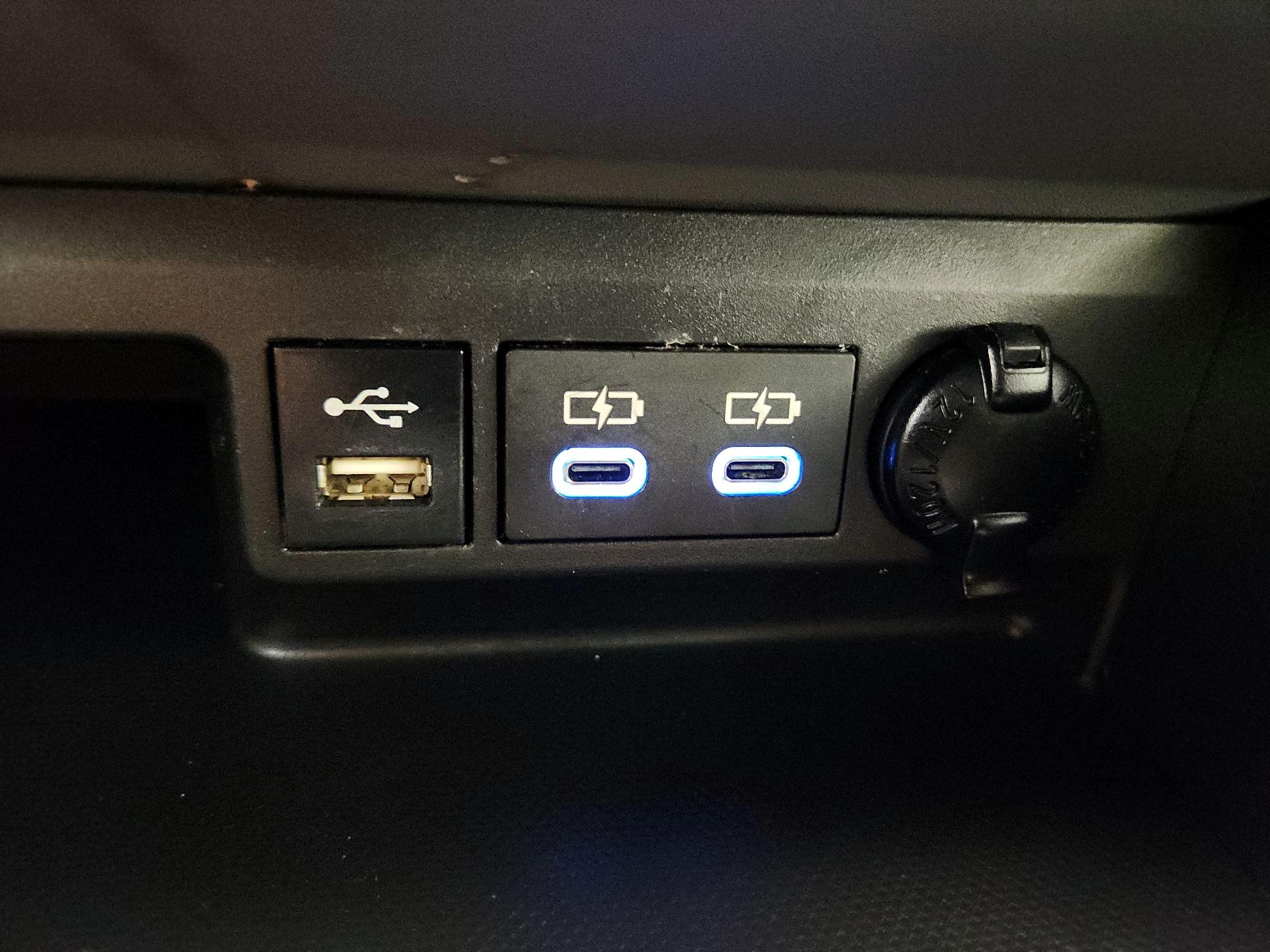 Thumbnail: 2022 Toyota Highlander - 18