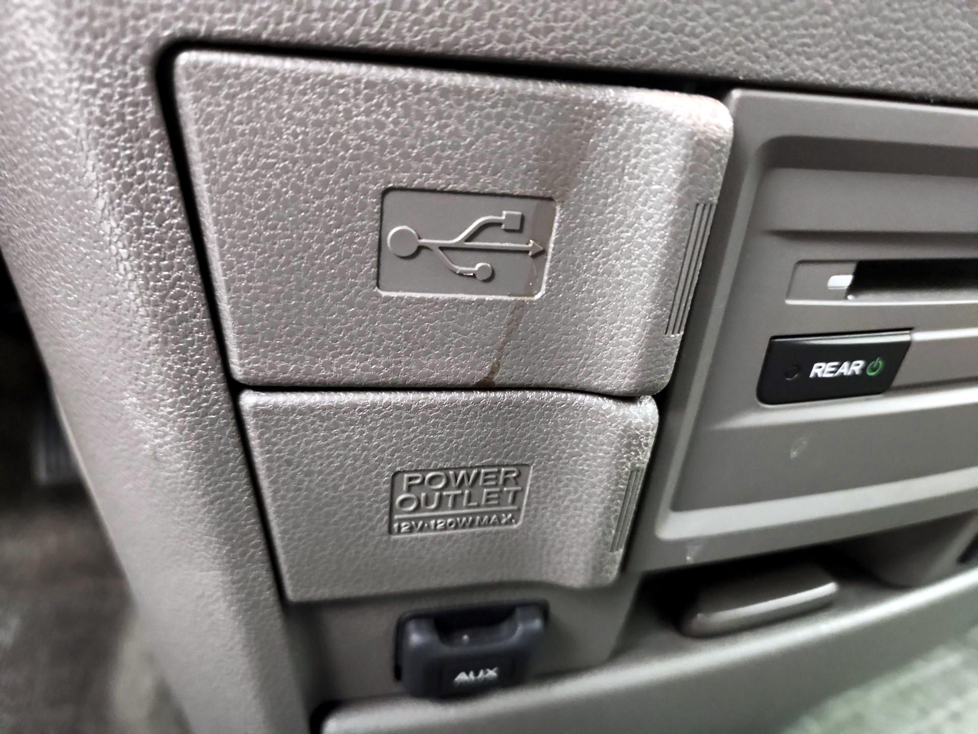 Thumbnail: 2015 Honda Odyssey - 18