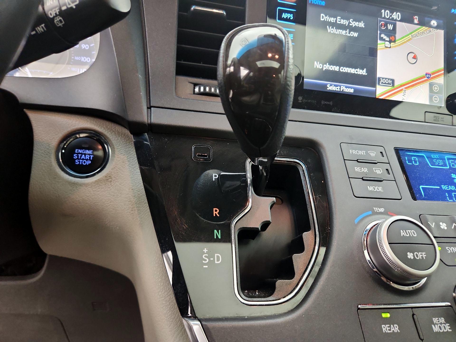 Thumbnail: 2016 Toyota Sienna - 18