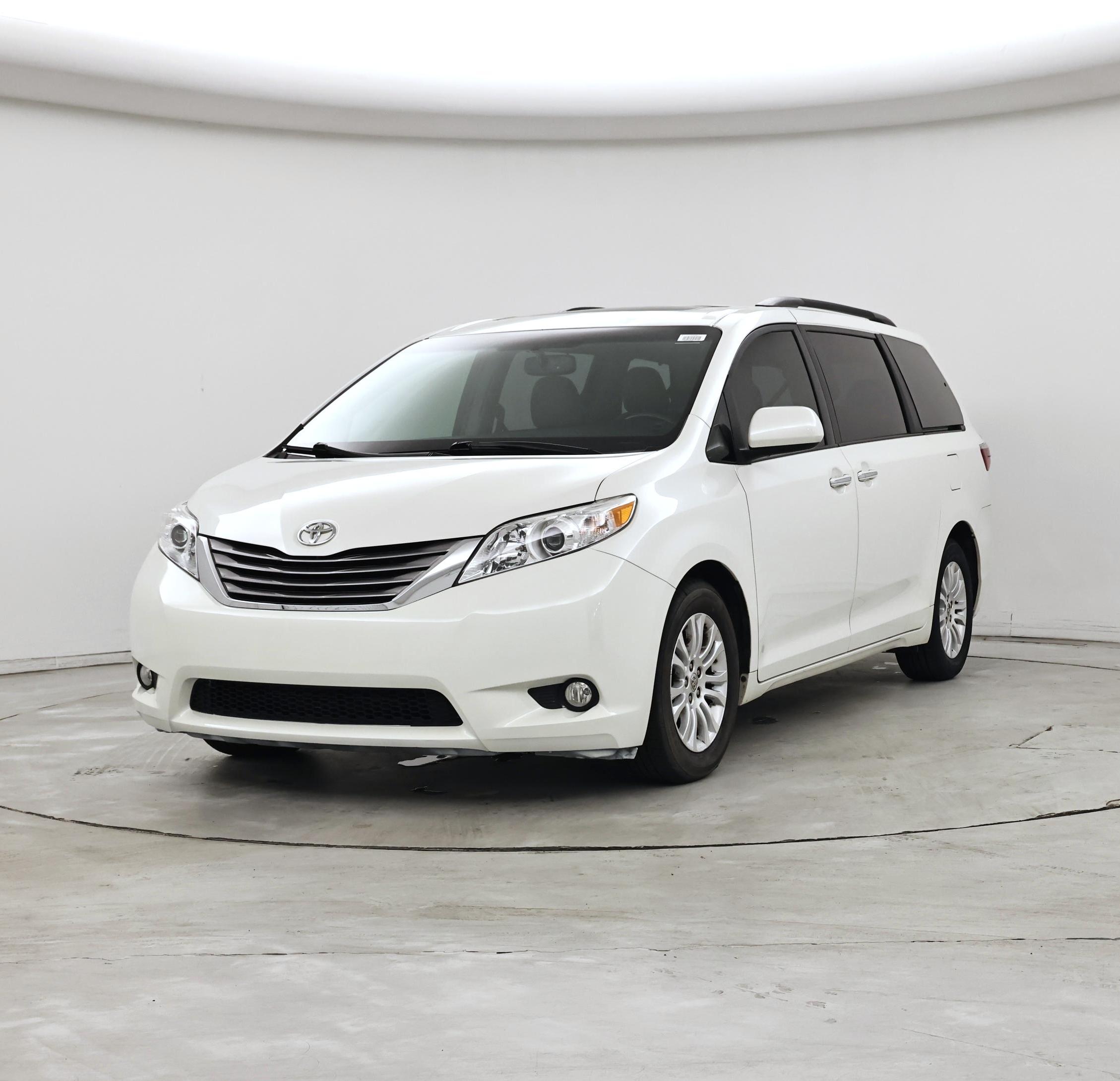 Thumbnail: 2016 Toyota Sienna - 4