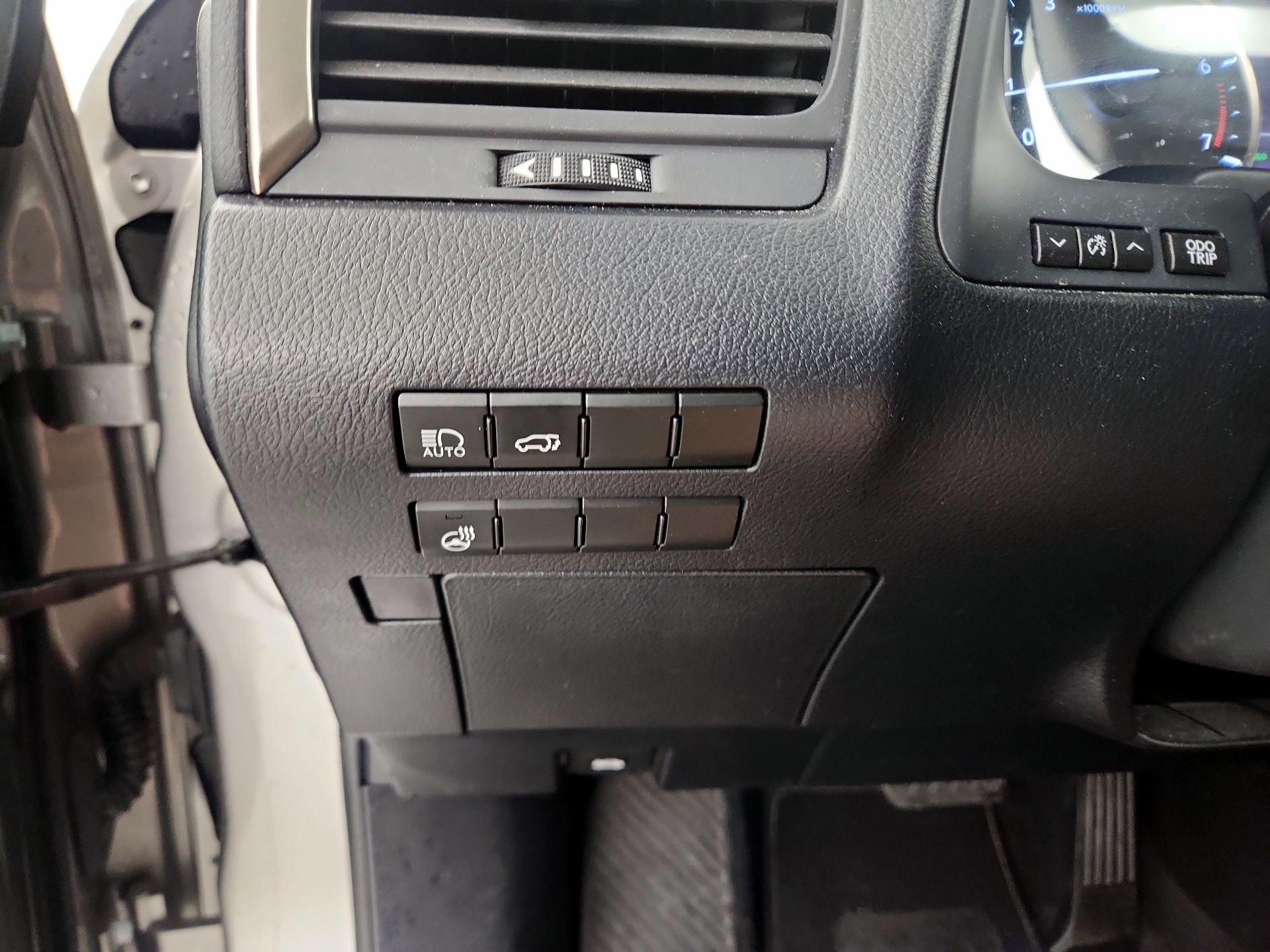 Thumbnail: 2020 Lexus RX - 13