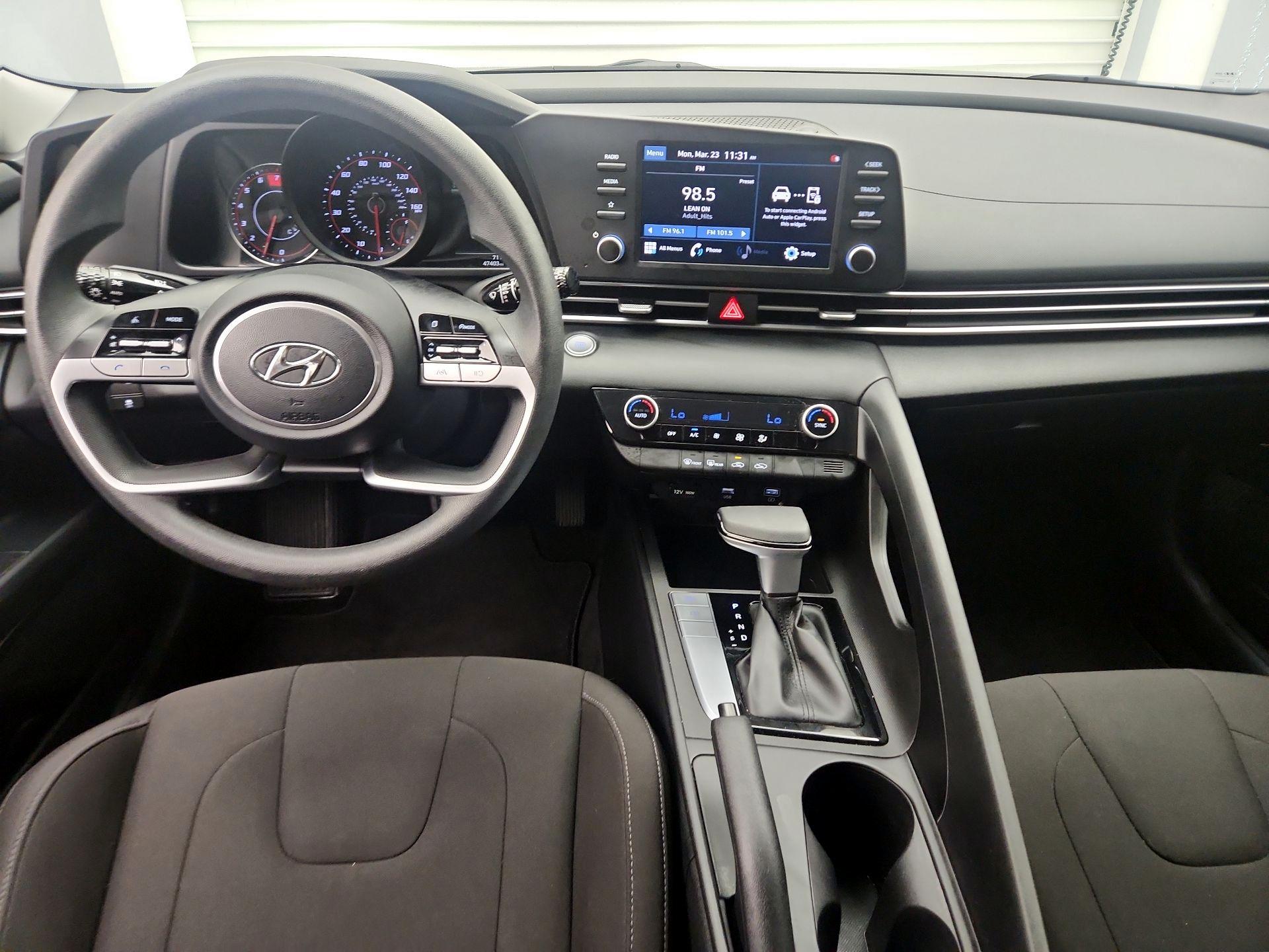 Thumbnail: 2022 Hyundai Elantra - 9