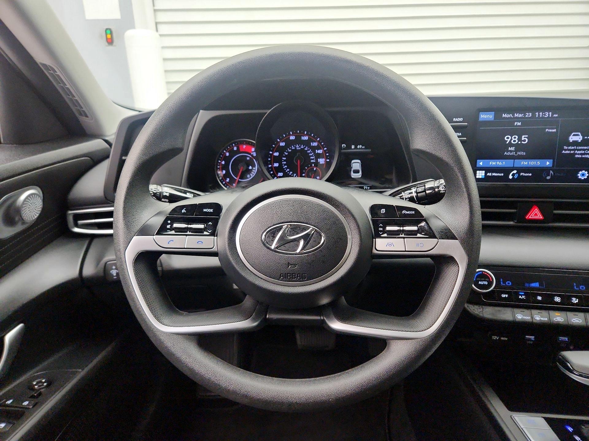 Thumbnail: 2022 Hyundai Elantra - 10