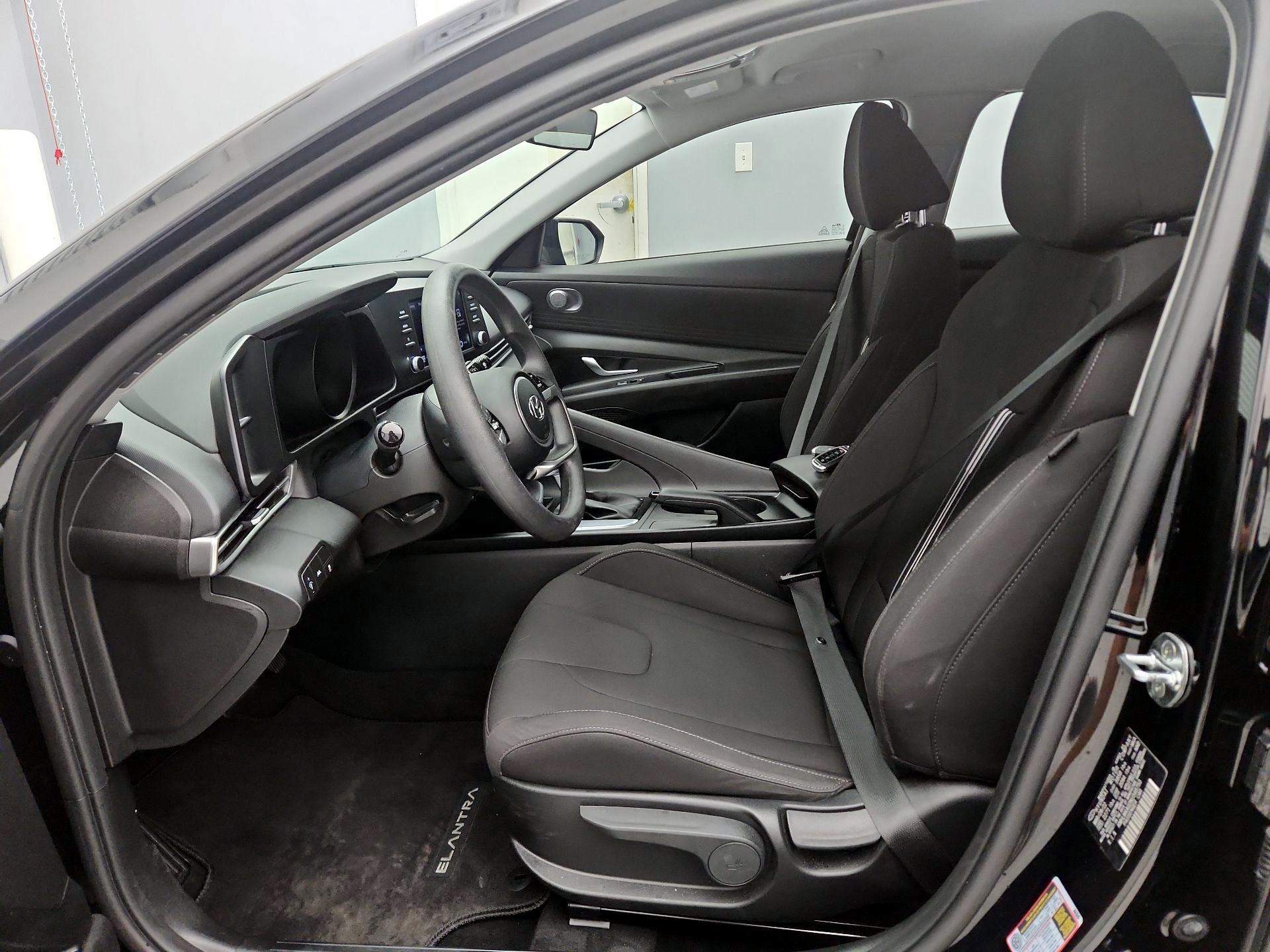 Thumbnail: 2022 Hyundai Elantra - 11