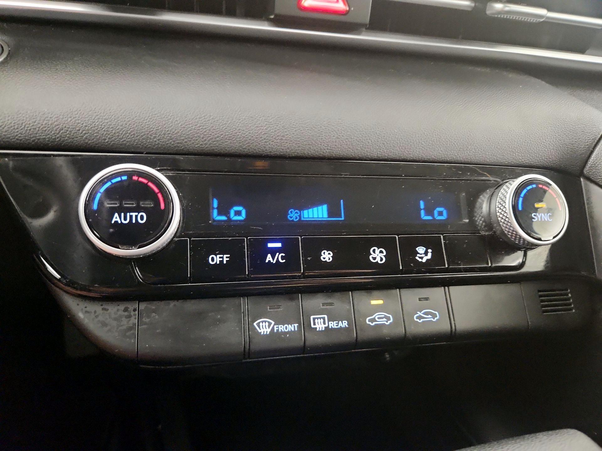 Thumbnail: 2022 Hyundai Elantra - 16