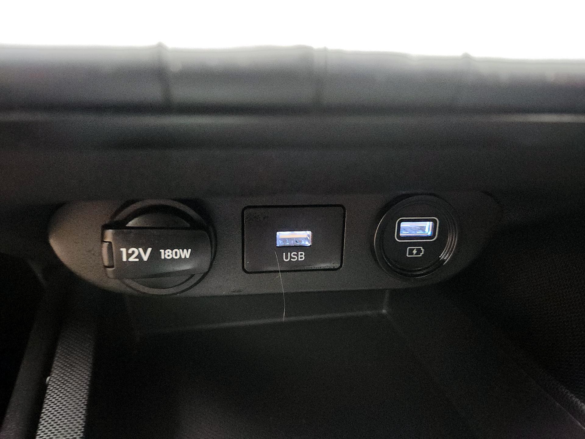 Thumbnail: 2022 Hyundai Elantra - 18