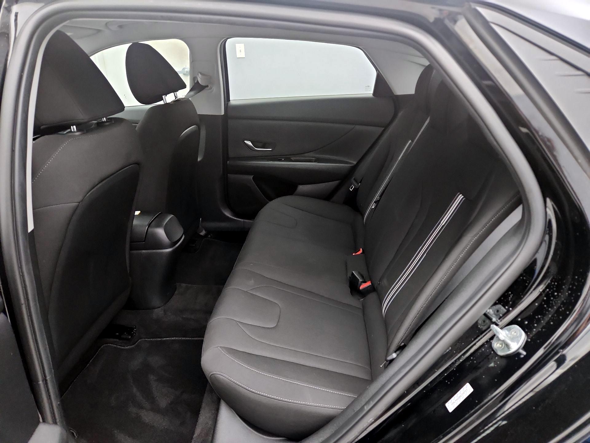 Thumbnail: 2022 Hyundai Elantra - 19