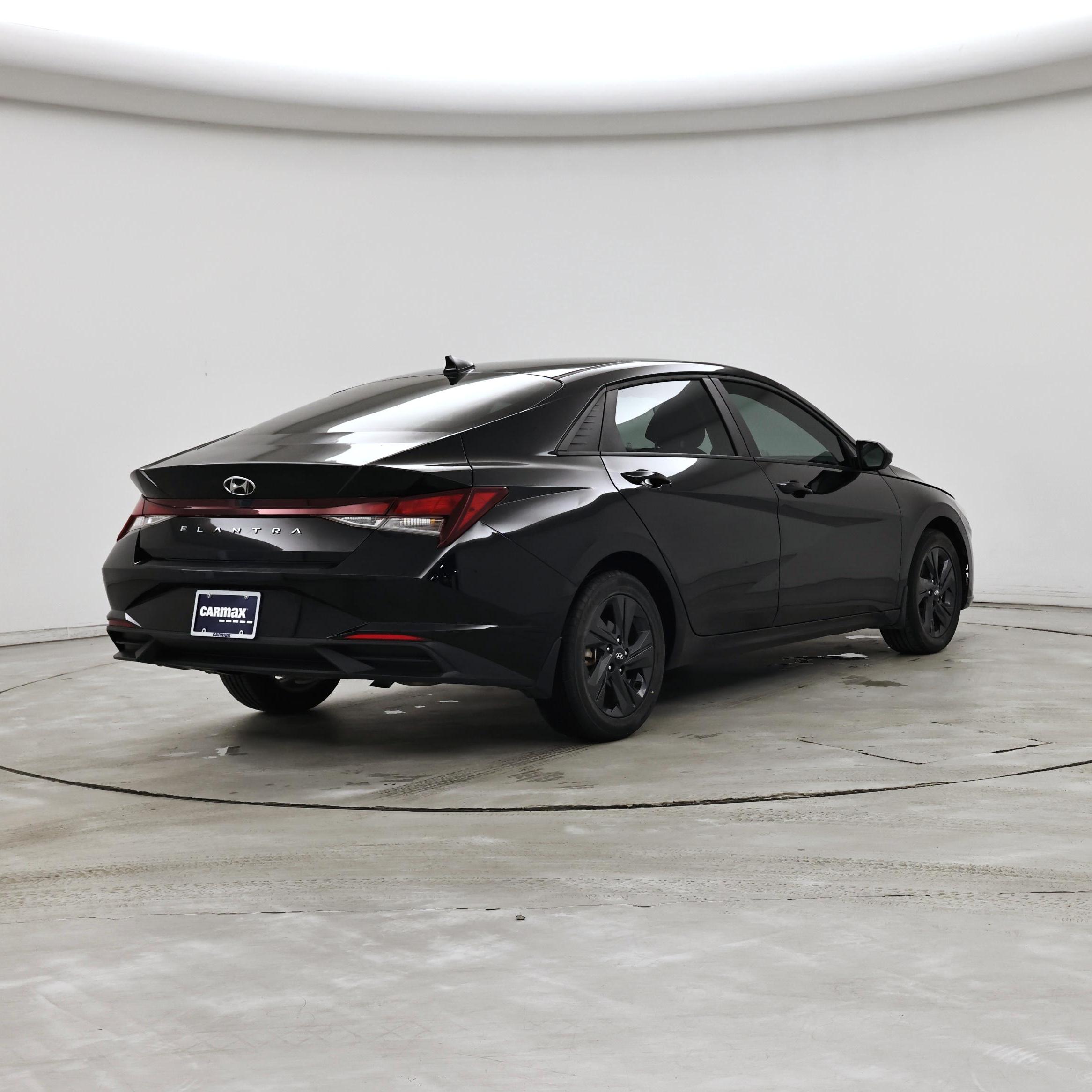 Thumbnail: 2022 Hyundai Elantra - 8