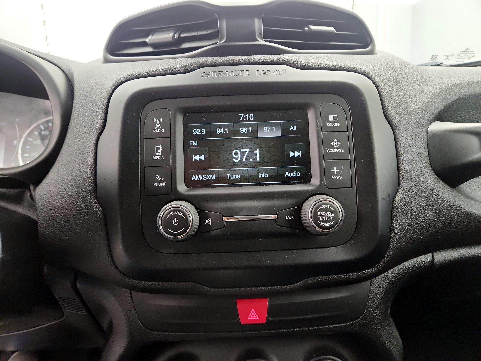 Thumbnail: 2016 Jeep Renegade - 15