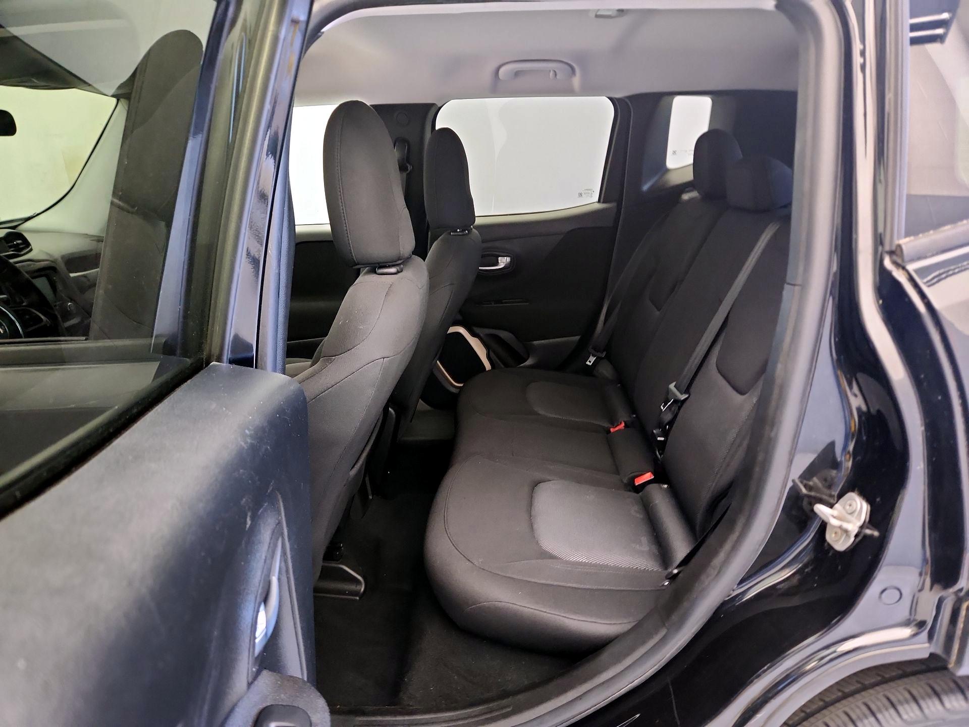 Thumbnail: 2016 Jeep Renegade - 19