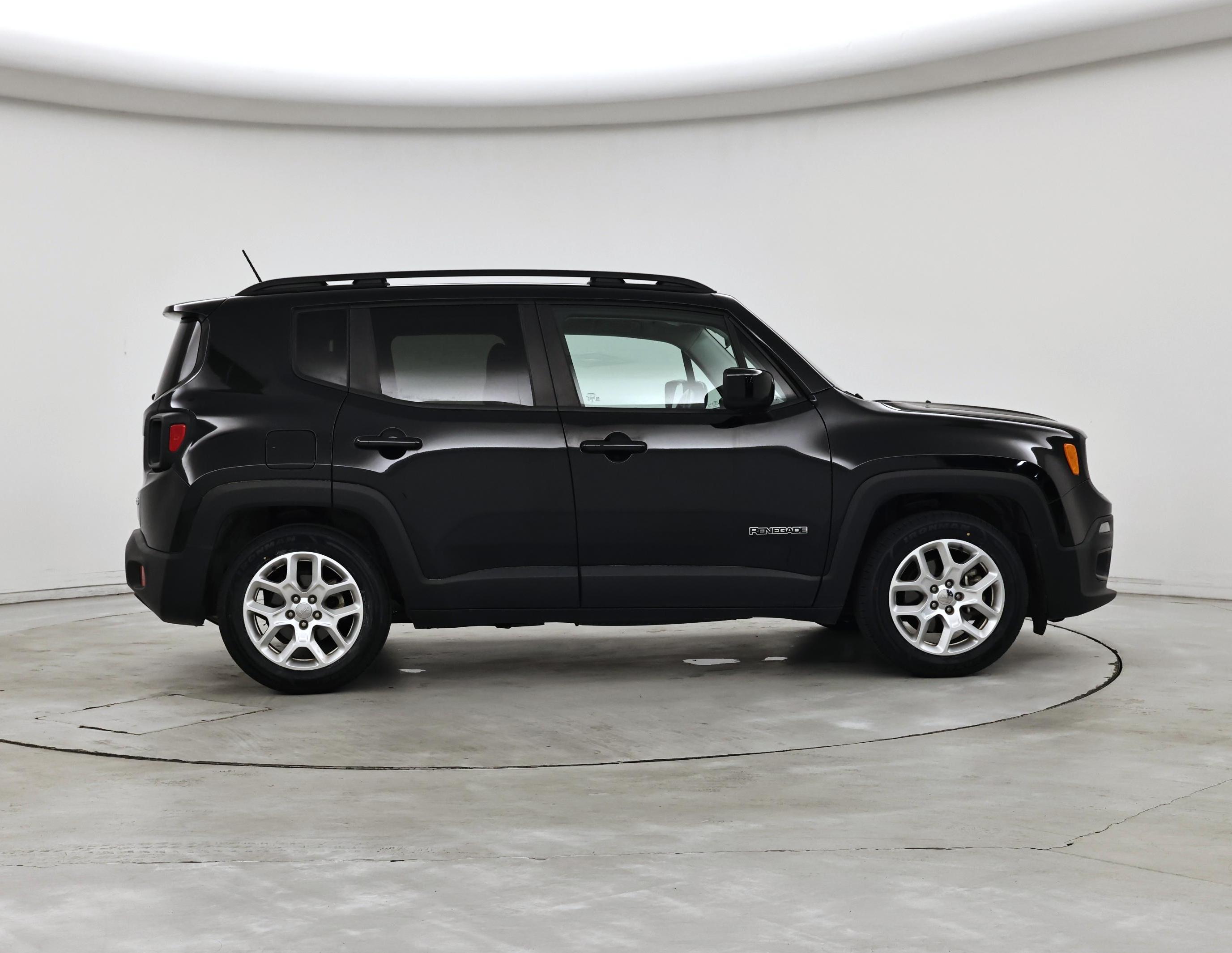 Thumbnail: 2016 Jeep Renegade - 7