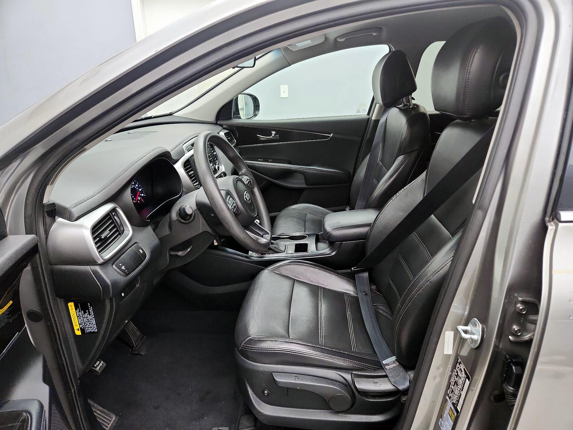 Thumbnail: 2017 Kia Sorento - 11