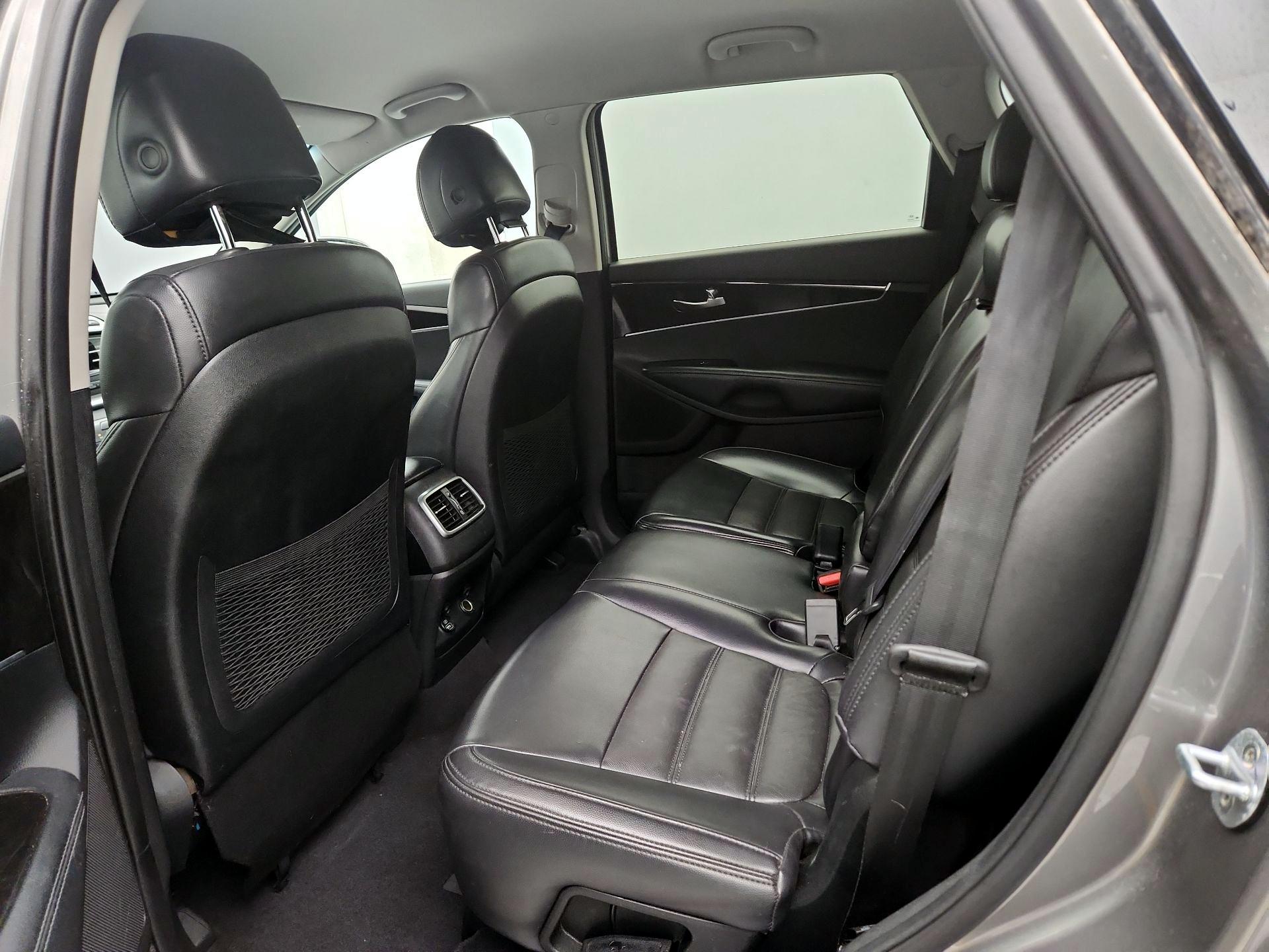Thumbnail: 2017 Kia Sorento - 19