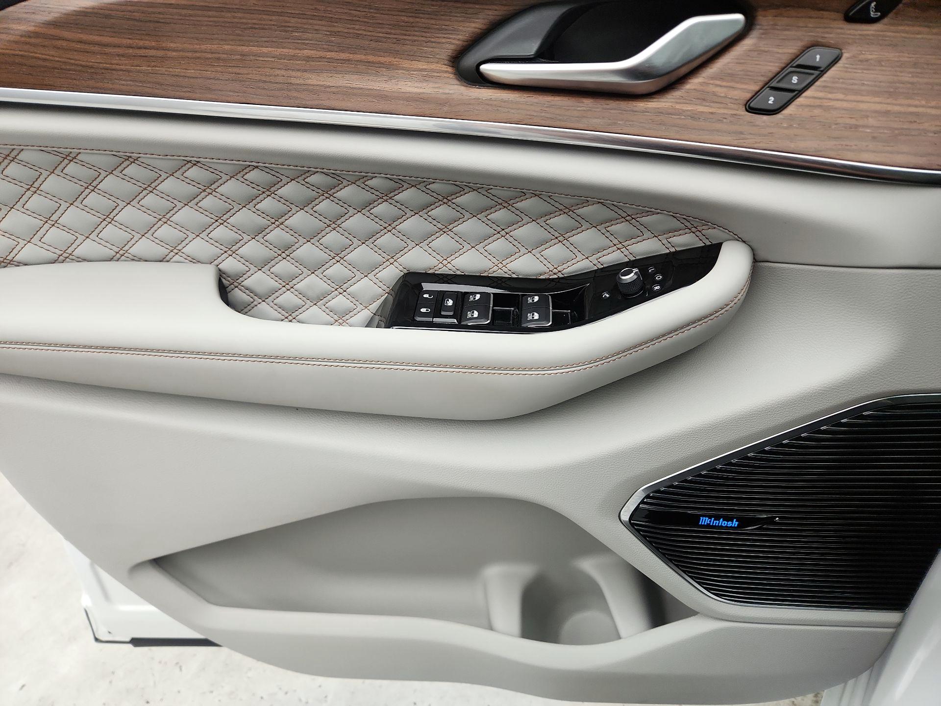 Thumbnail: 2022 Jeep Grand Cherokee L - 12