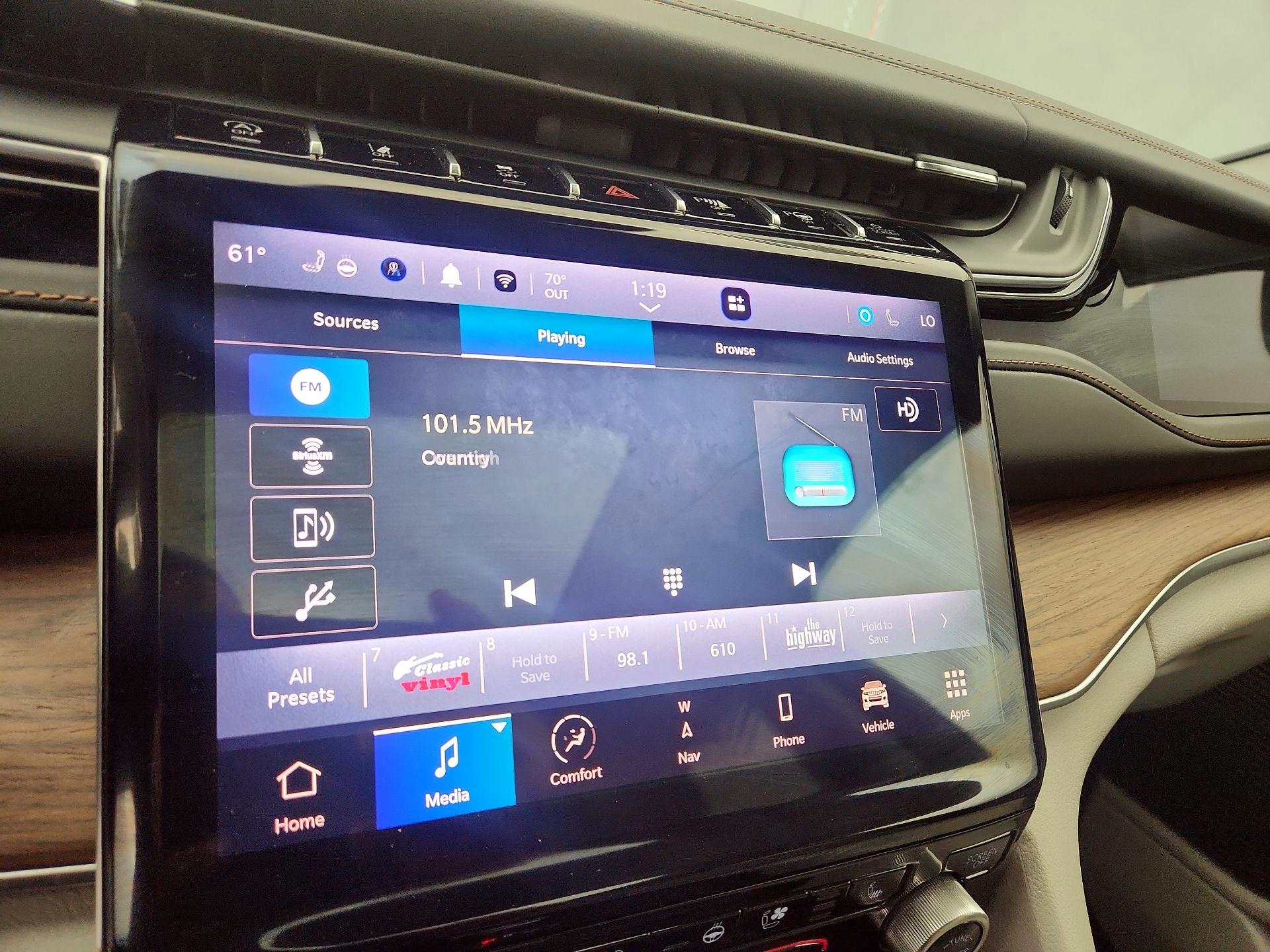 Thumbnail: 2022 Jeep Grand Cherokee L - 16