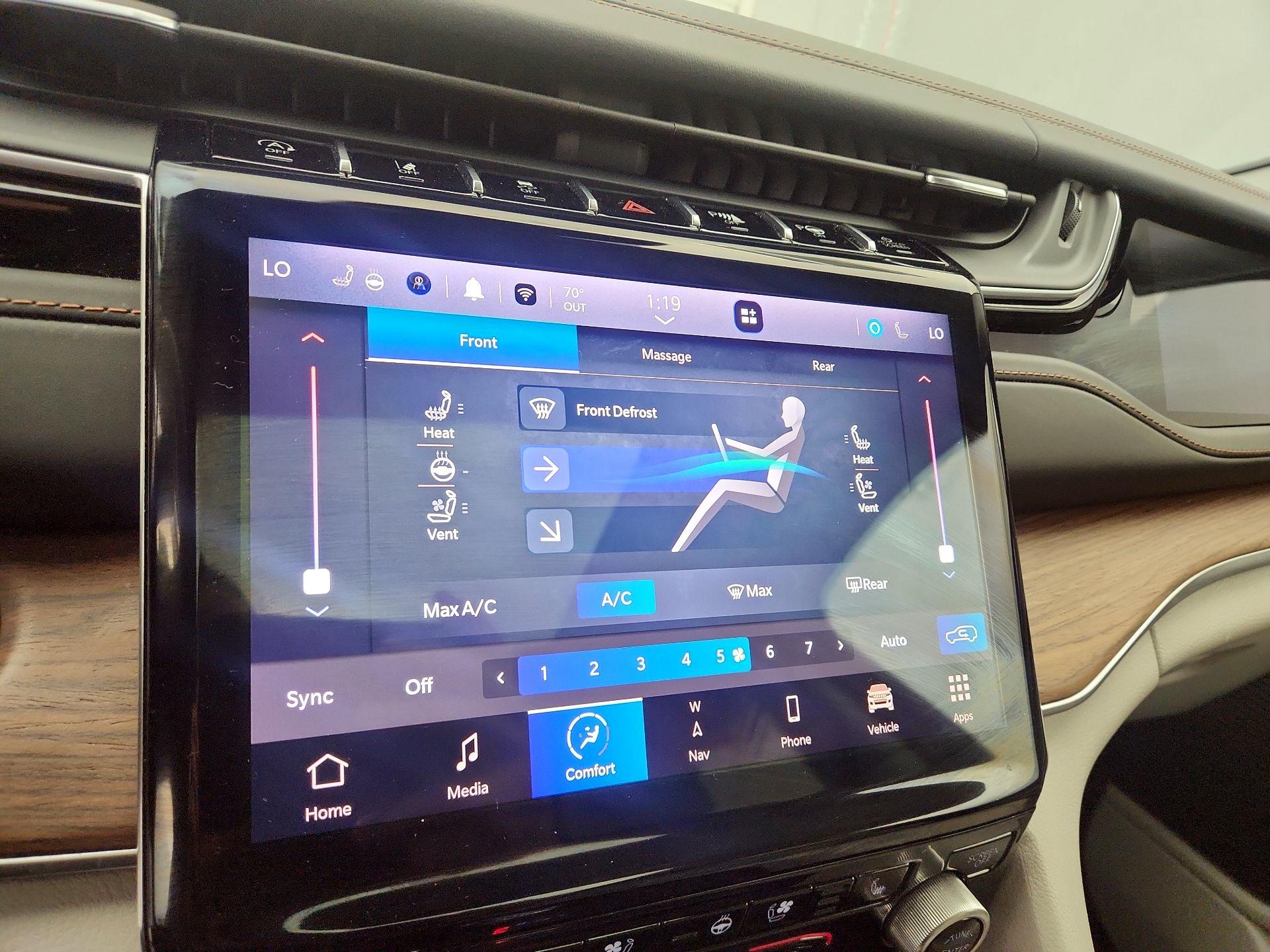 Thumbnail: 2022 Jeep Grand Cherokee L - 17