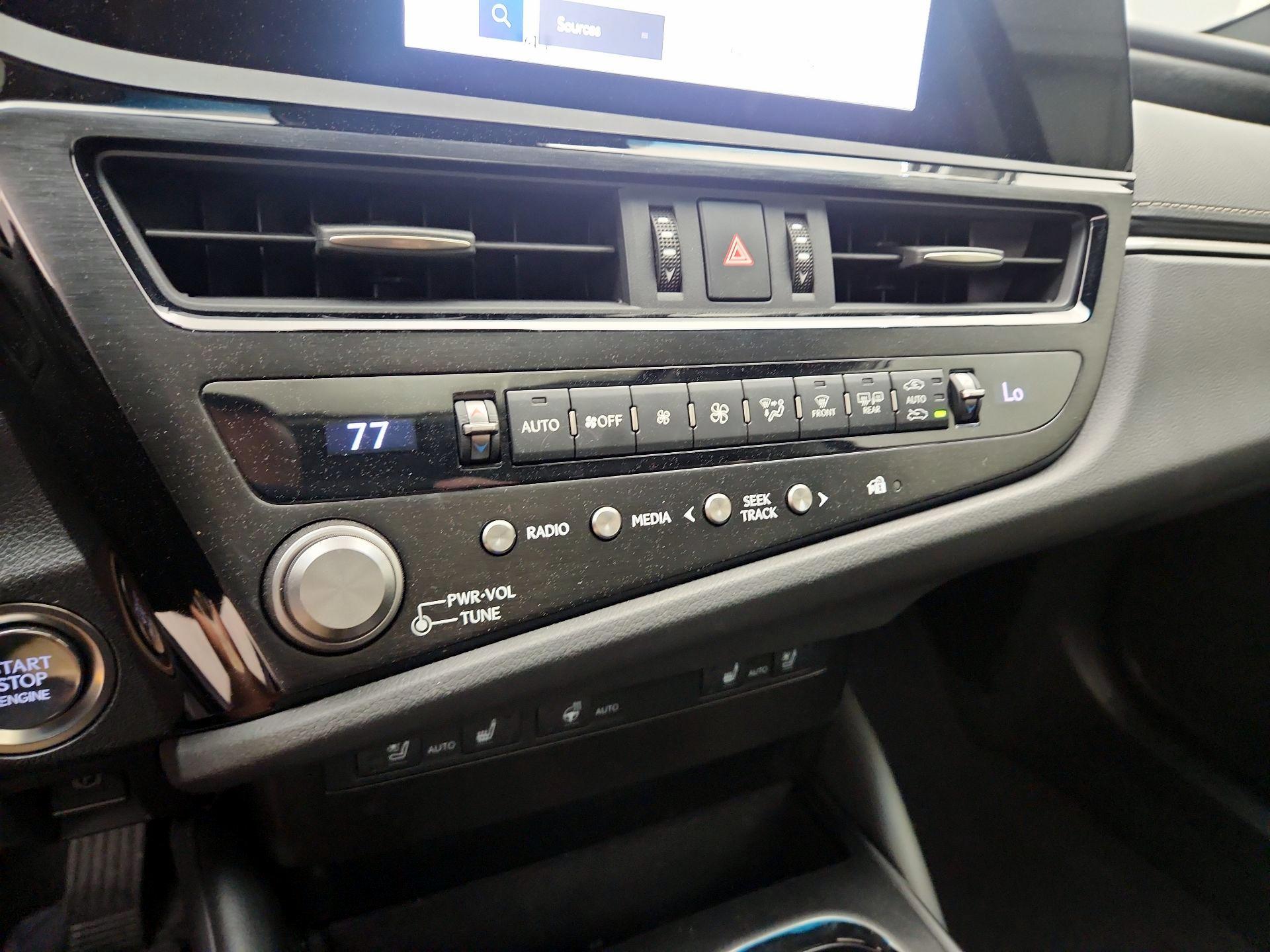 Thumbnail: 2024 Lexus ES - 16