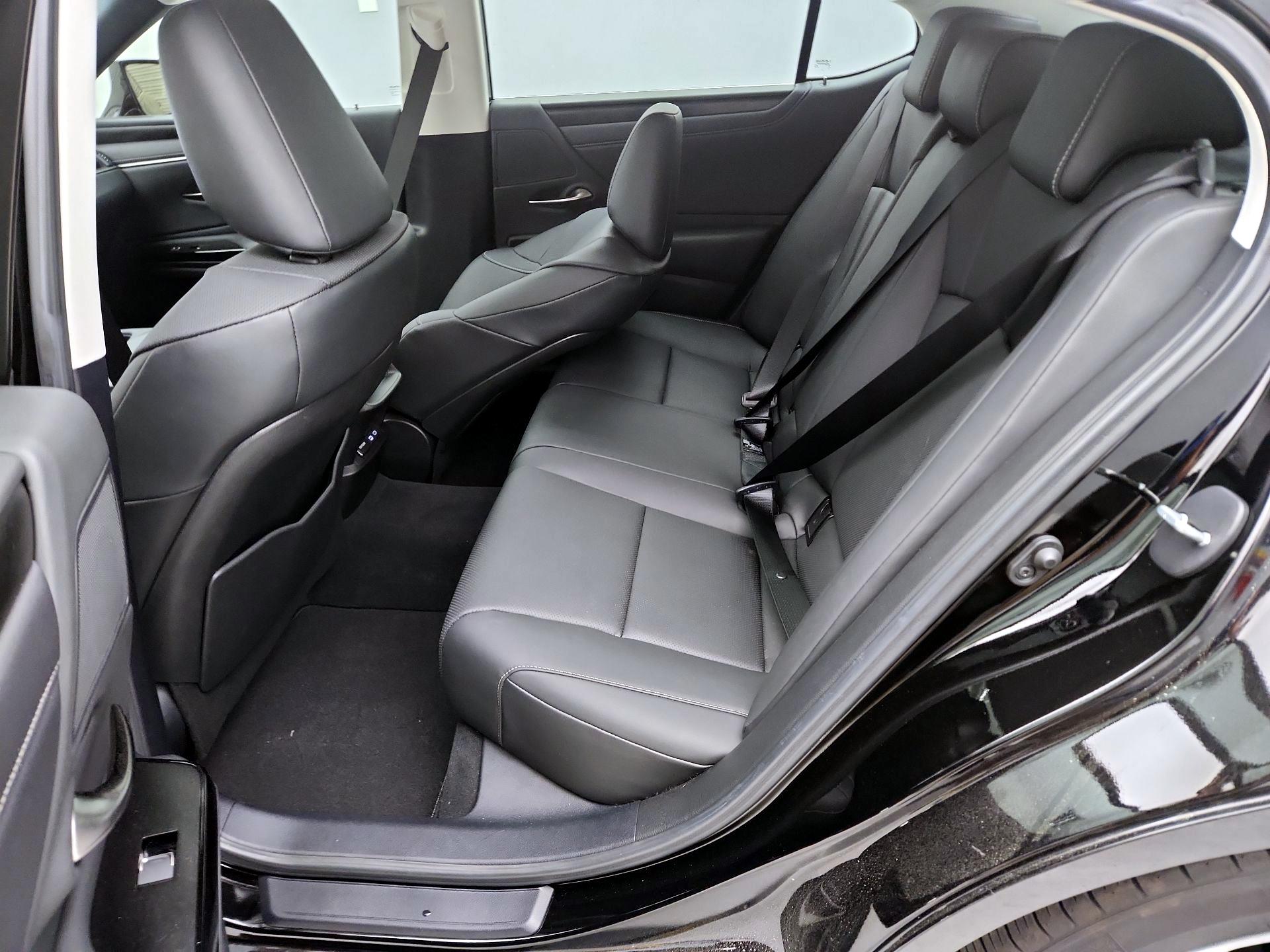 Thumbnail: 2024 Lexus ES - 20