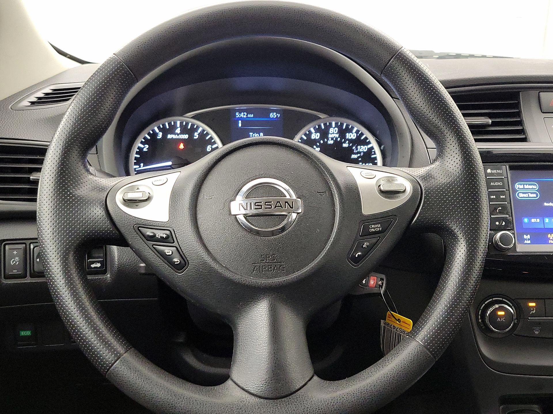 Thumbnail: 2019 Nissan Sentra - 10