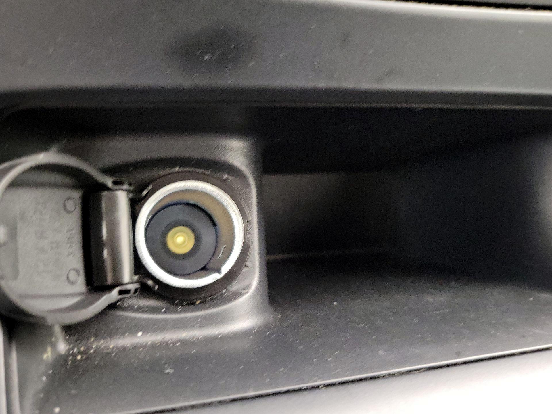 Thumbnail: 2019 Nissan Sentra - 18