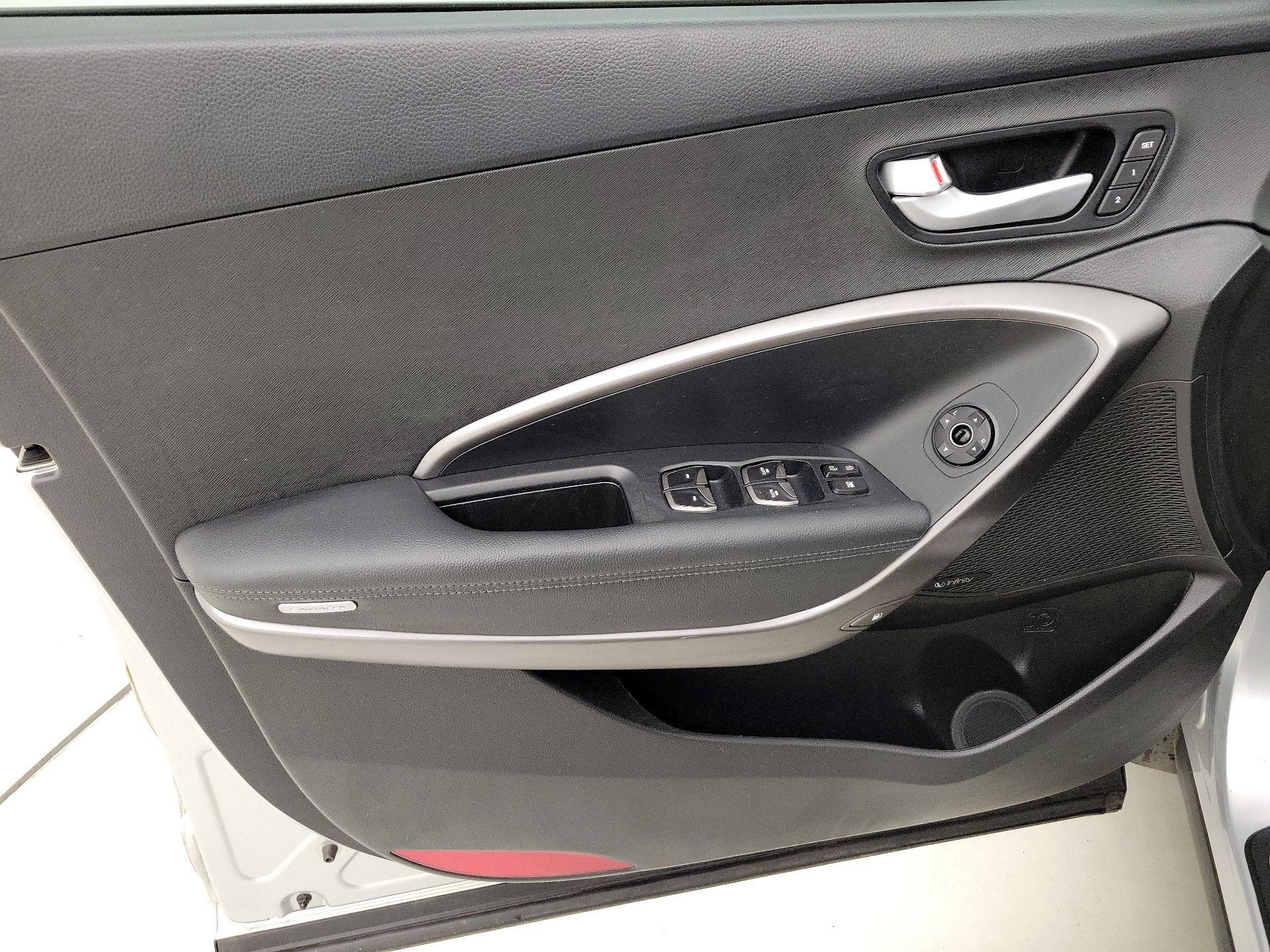 Thumbnail: 2017 Hyundai Santa Fe - 12