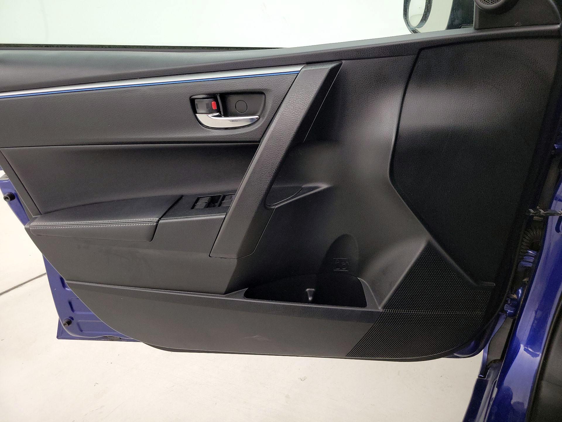 Thumbnail: 2016 Toyota Corolla - 12