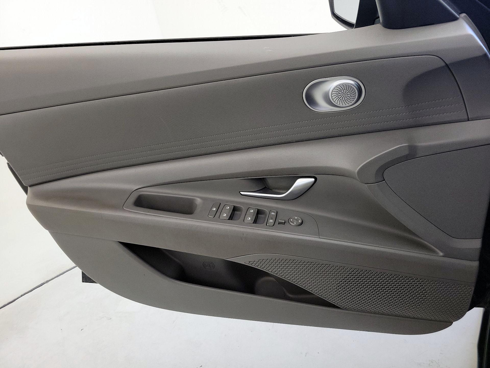 Thumbnail: 2023 Hyundai Elantra - 12