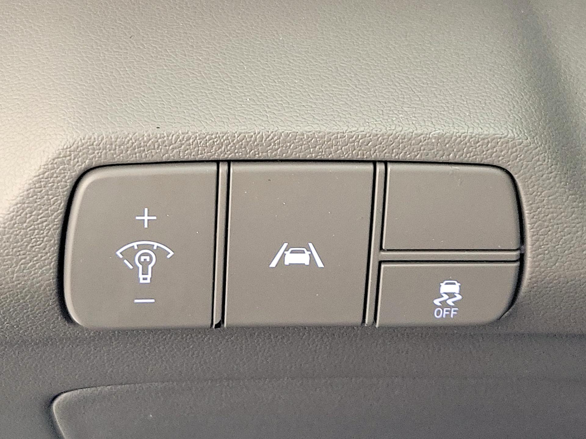 Thumbnail: 2023 Hyundai Elantra - 13