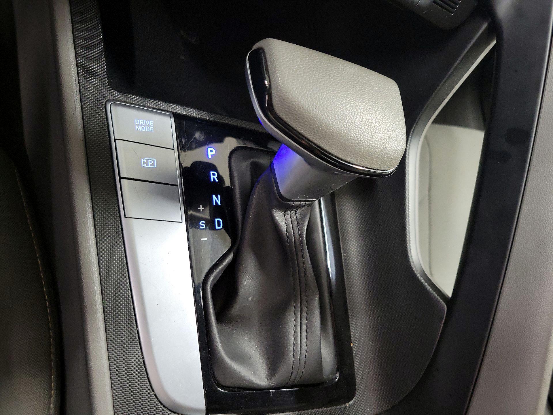 Thumbnail: 2023 Hyundai Elantra - 17