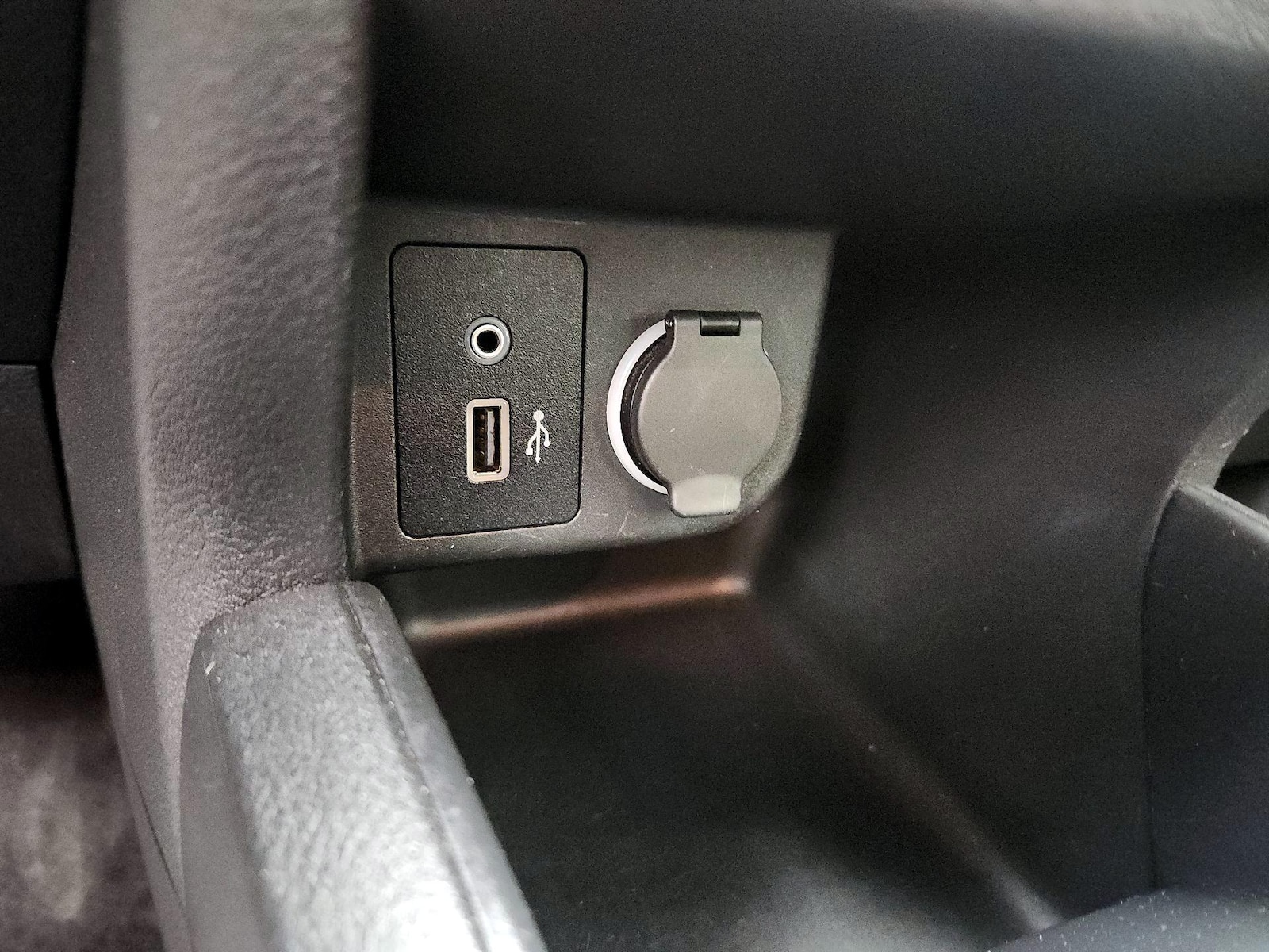 2024 Nissan Kicks S - Photo 19