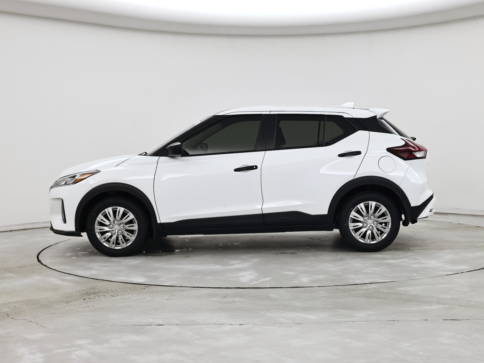 2024 Nissan Kicks S - Photo 4