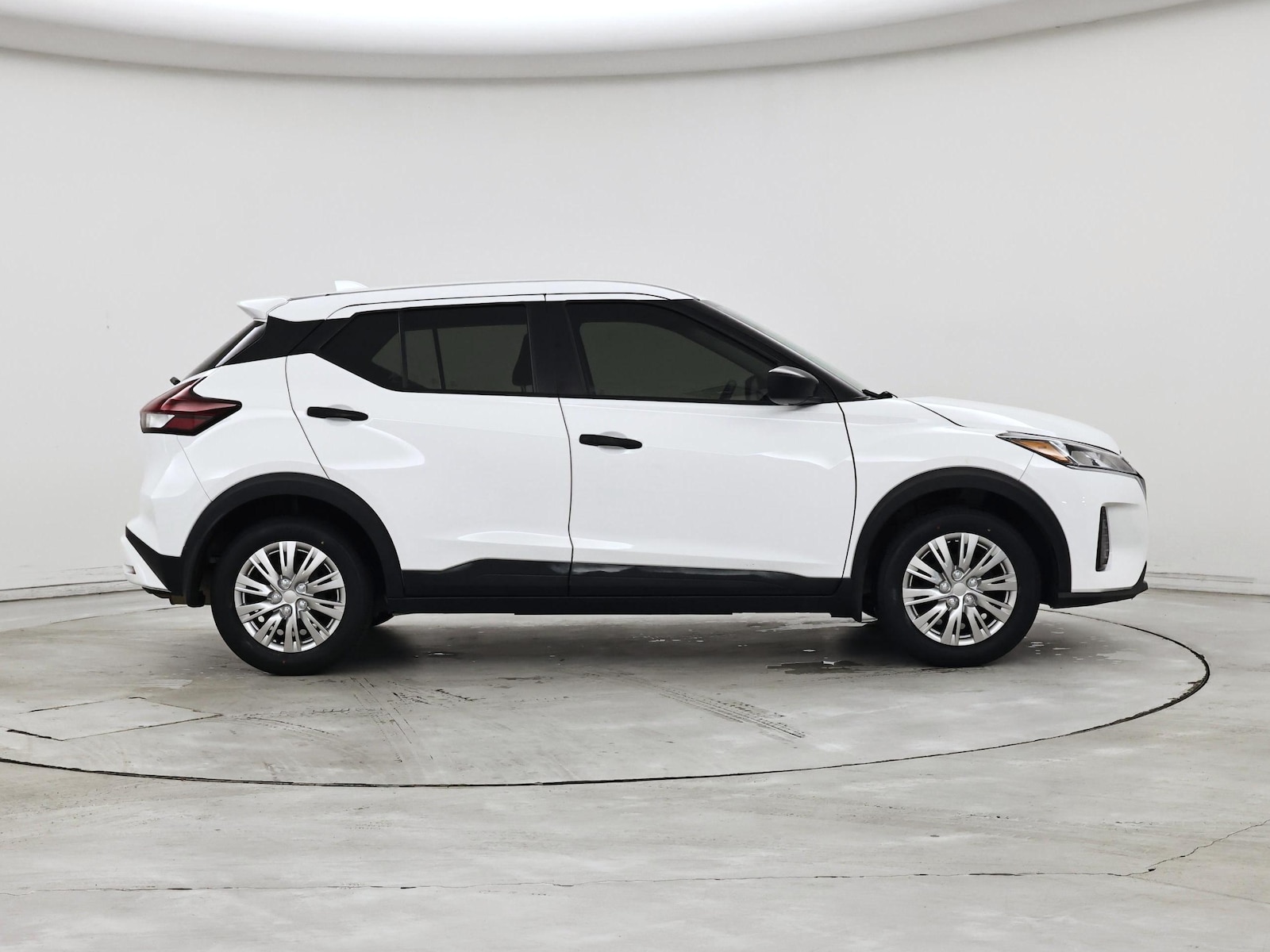 2024 Nissan Kicks S - Photo 8
