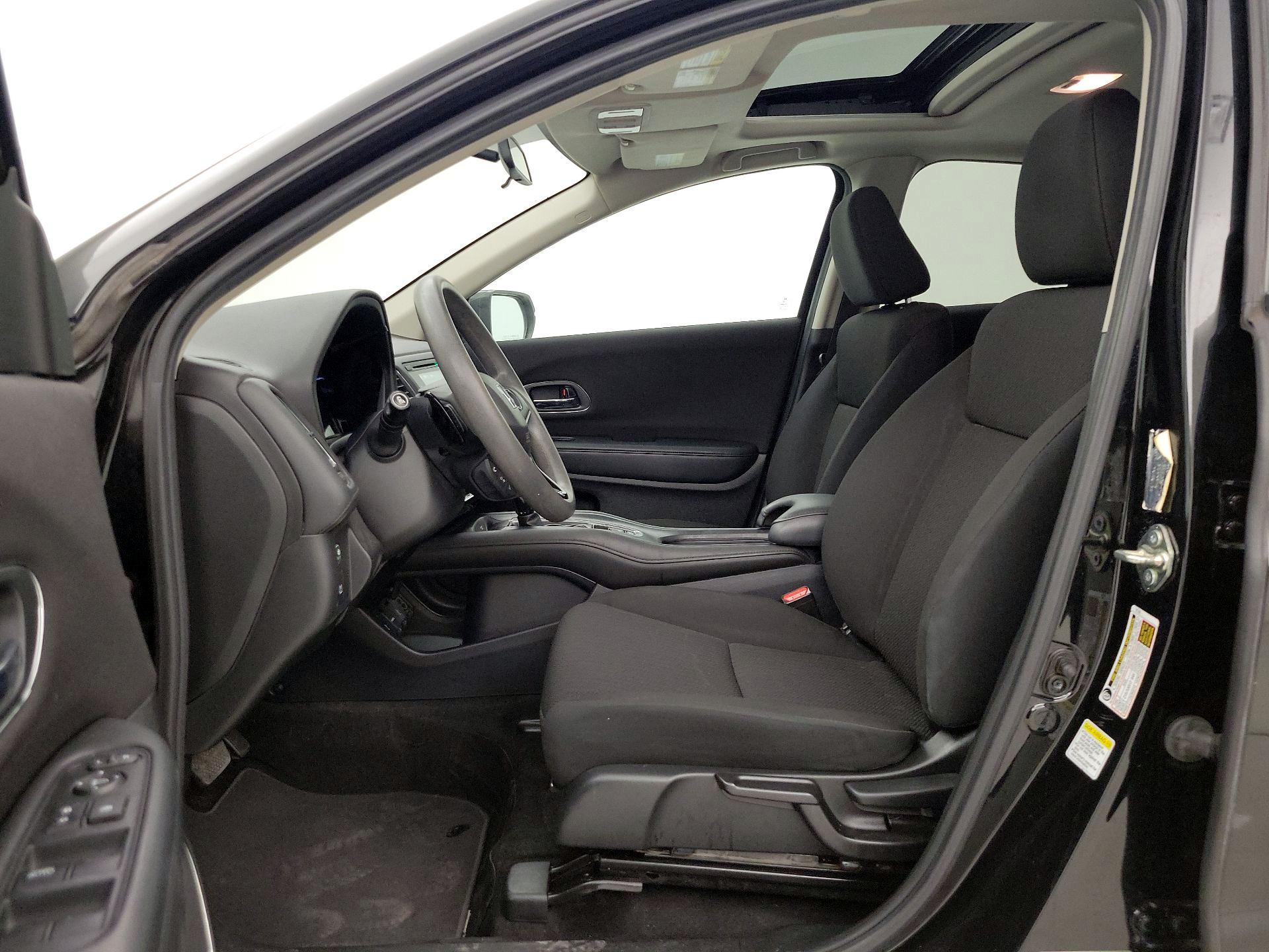 Thumbnail: 2016 Honda HR-V - 11