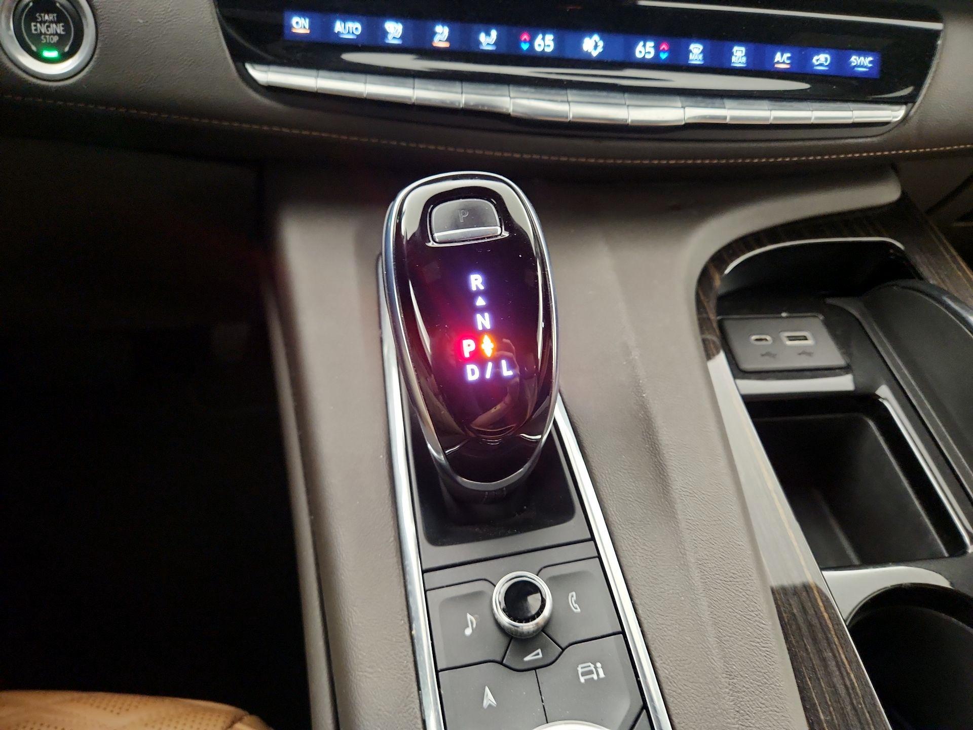 Thumbnail: 2022 Cadillac Escalade - 18