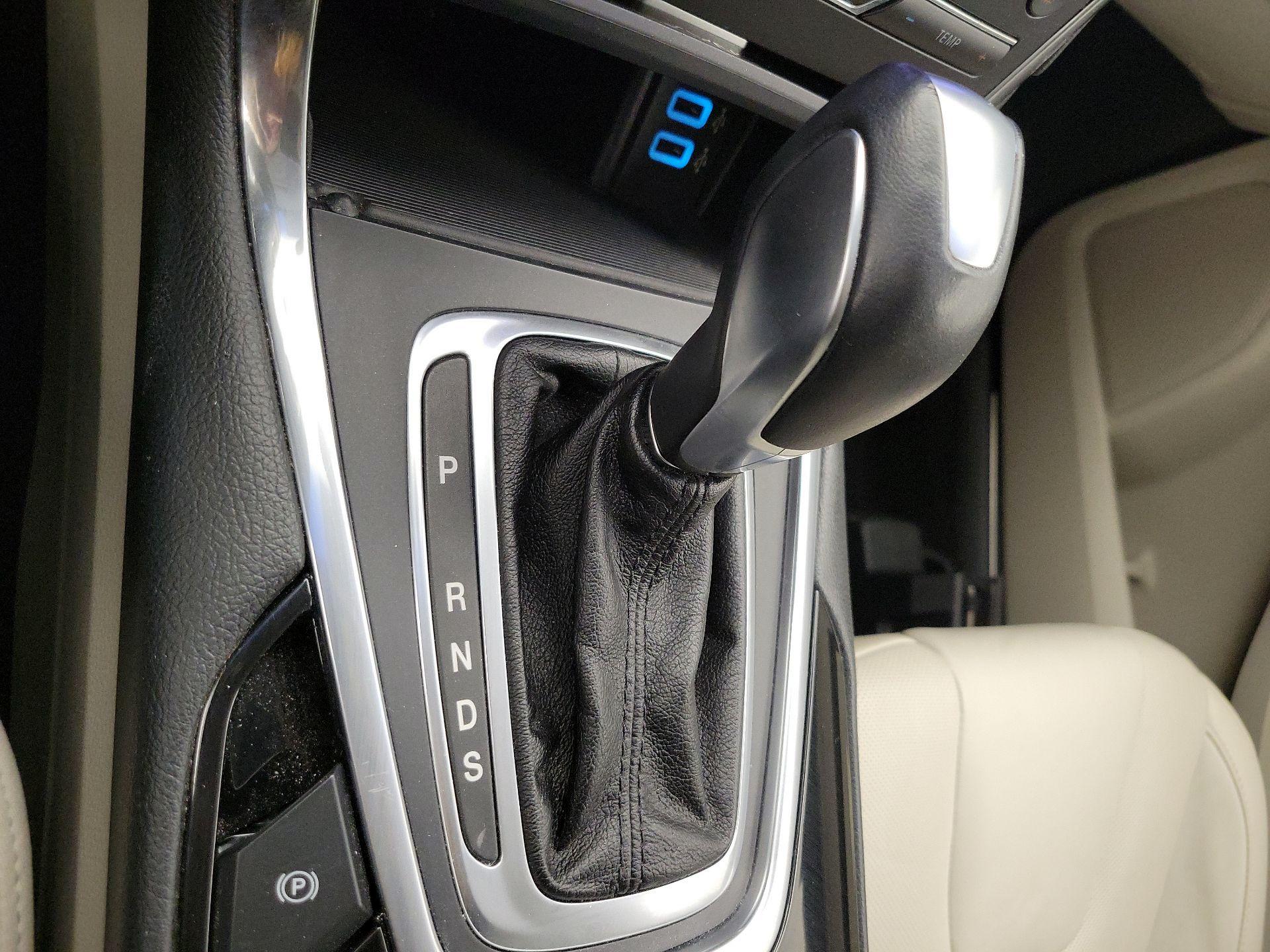 Thumbnail: 2016 Ford Edge - 18