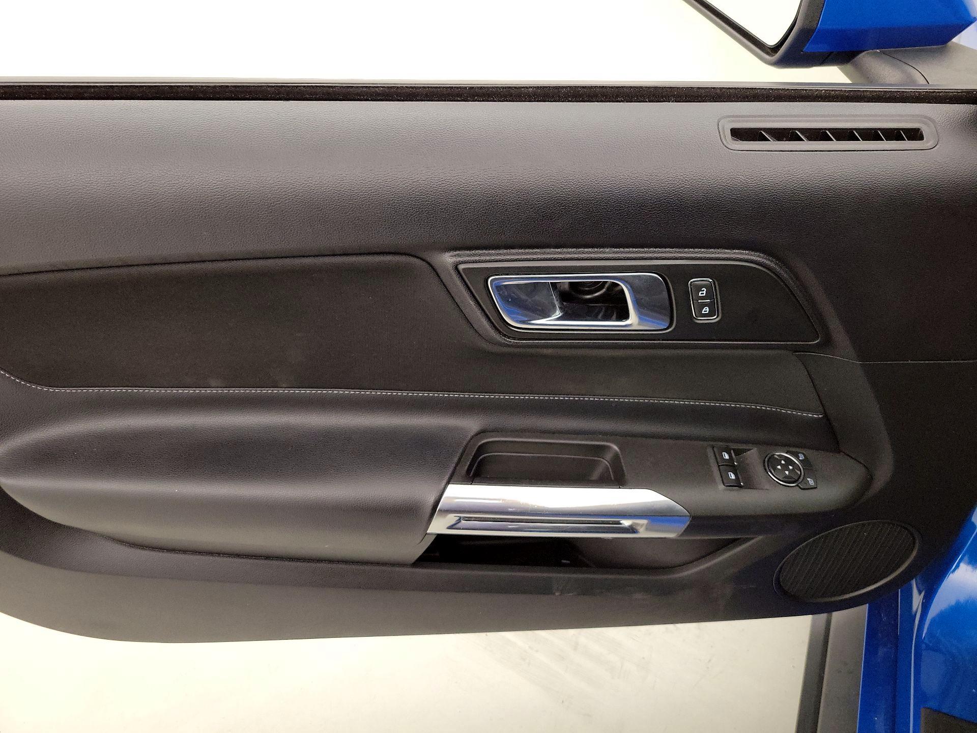 Thumbnail: 2019 Ford Mustang - 12