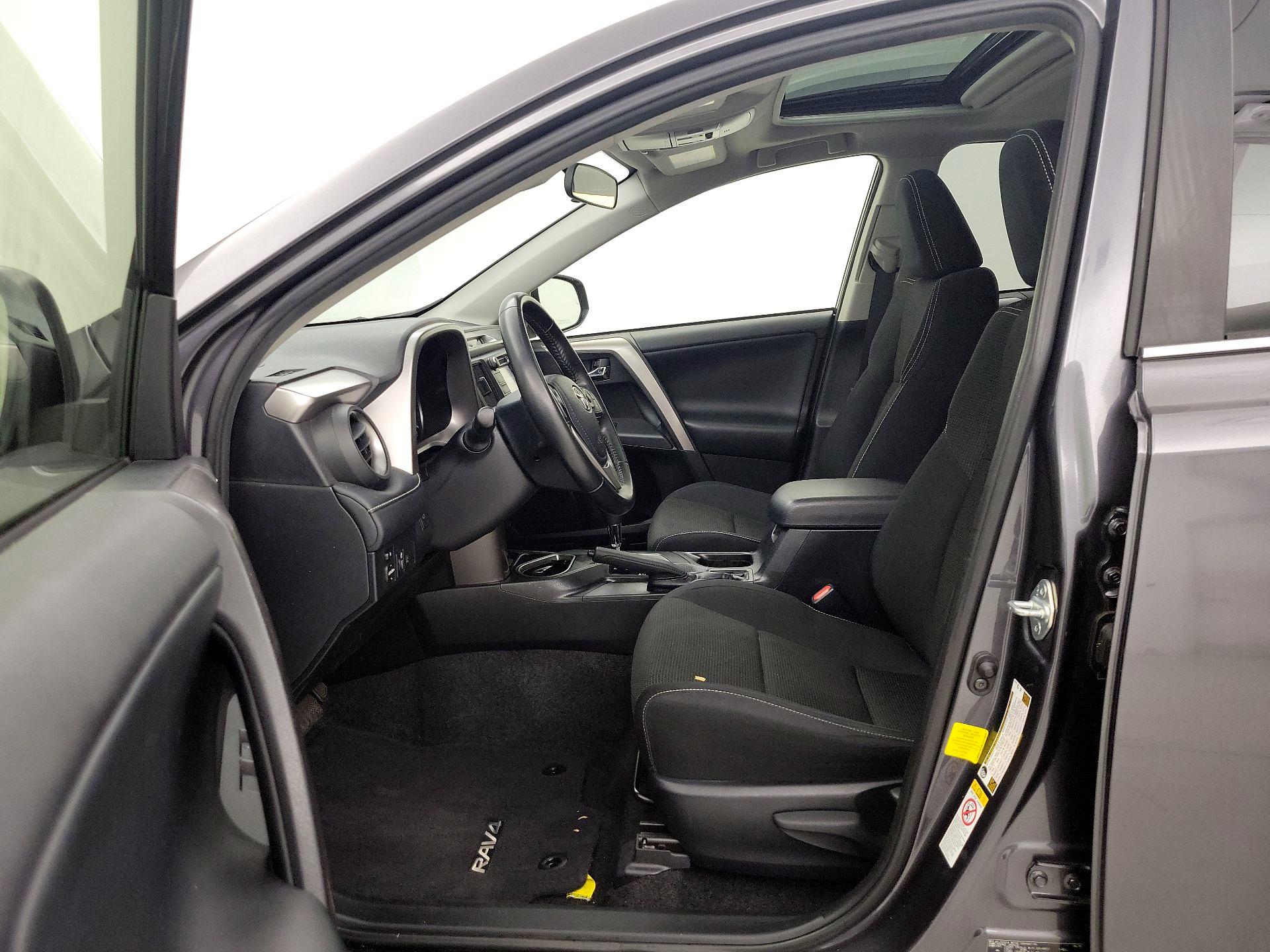 Thumbnail: 2018 Toyota RAV4 - 11