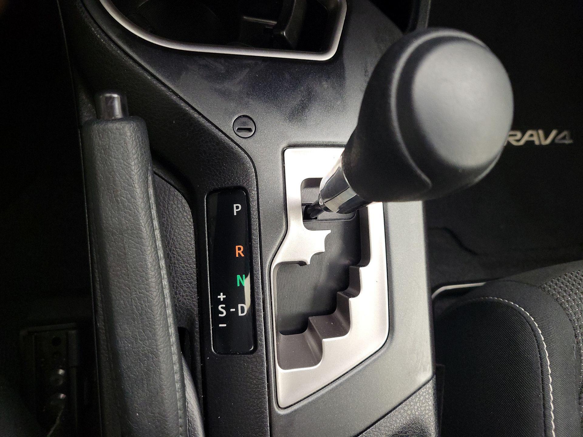 Thumbnail: 2018 Toyota RAV4 - 17