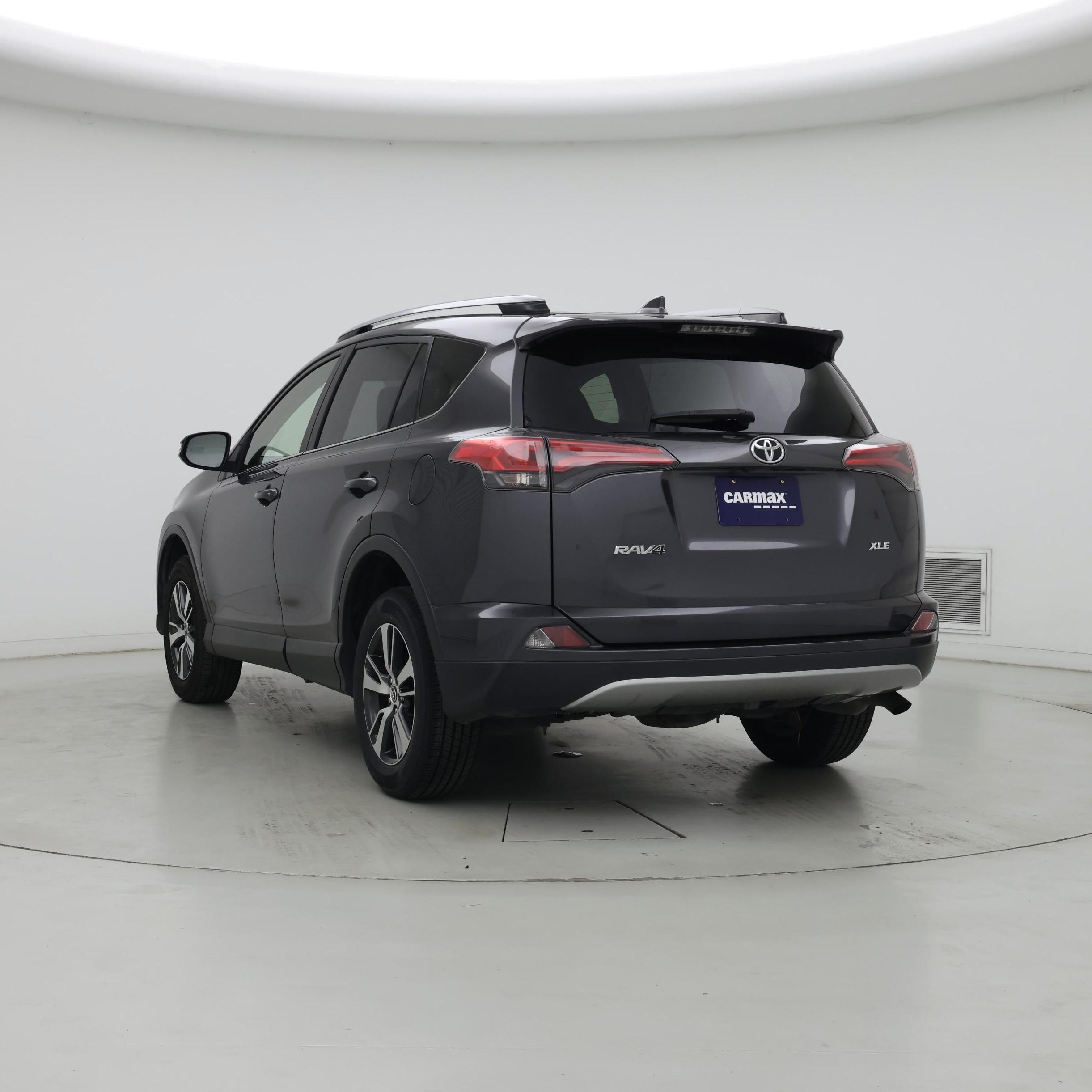 Thumbnail: 2018 Toyota RAV4 - 2