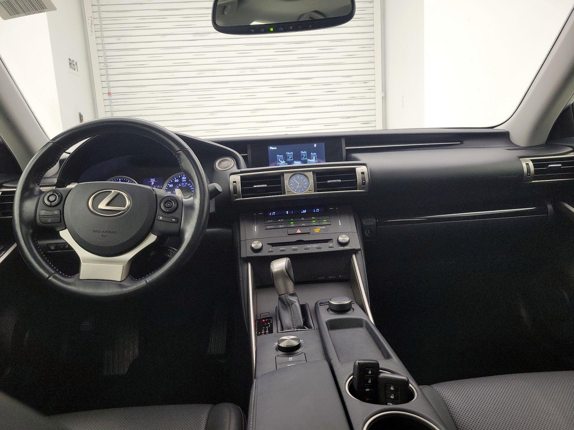 Thumbnail: 2016 Lexus IS - 9