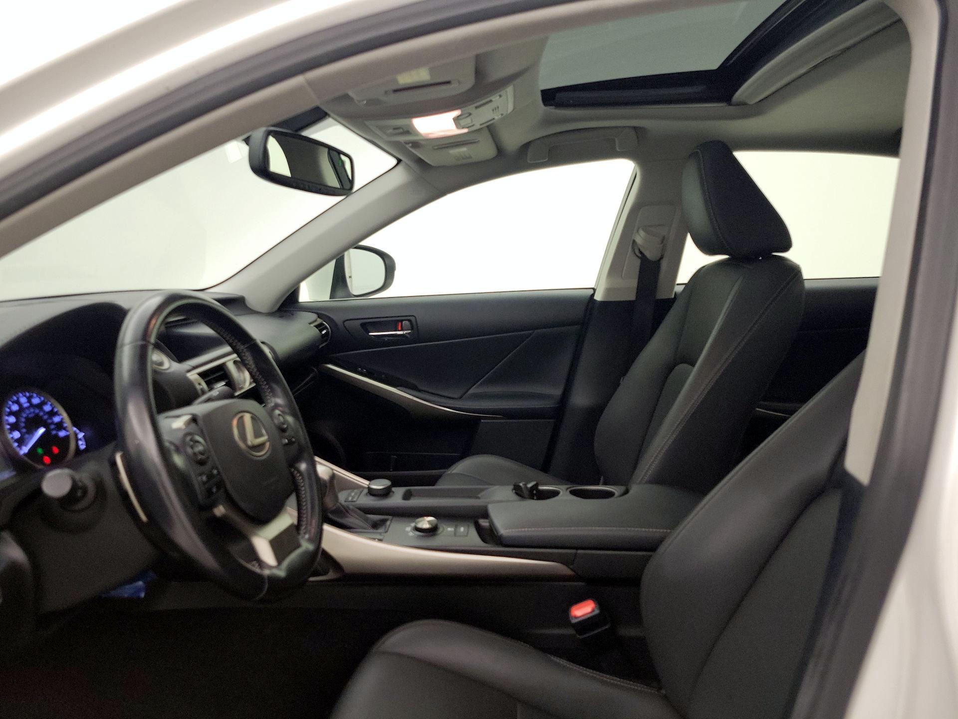 Thumbnail: 2016 Lexus IS - 19