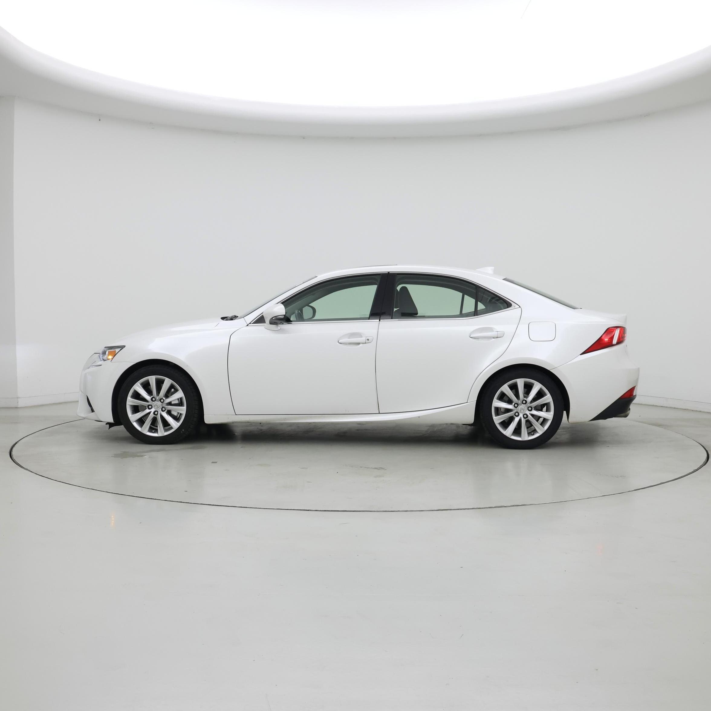 Thumbnail: 2016 Lexus IS - 3