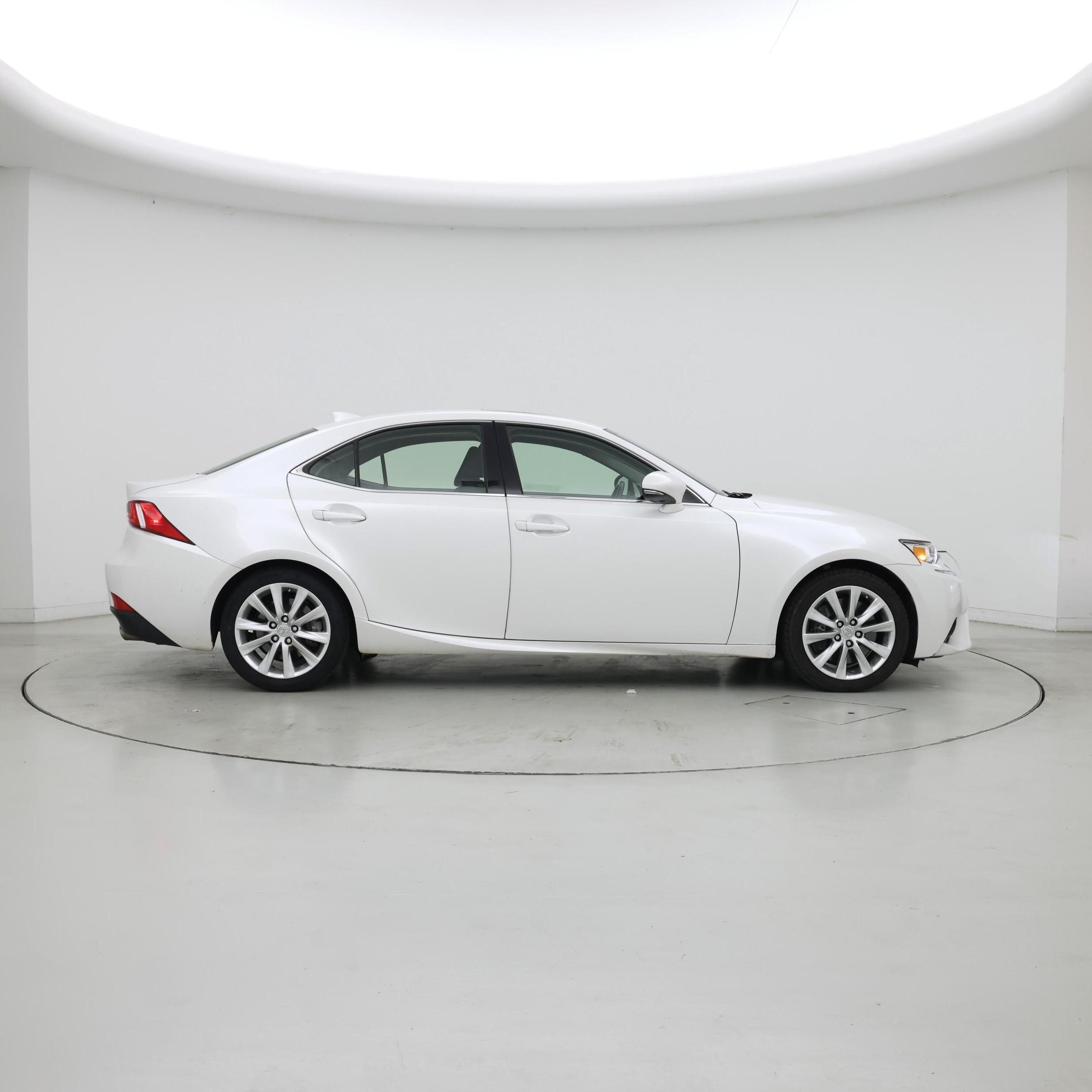 Thumbnail: 2016 Lexus IS - 7
