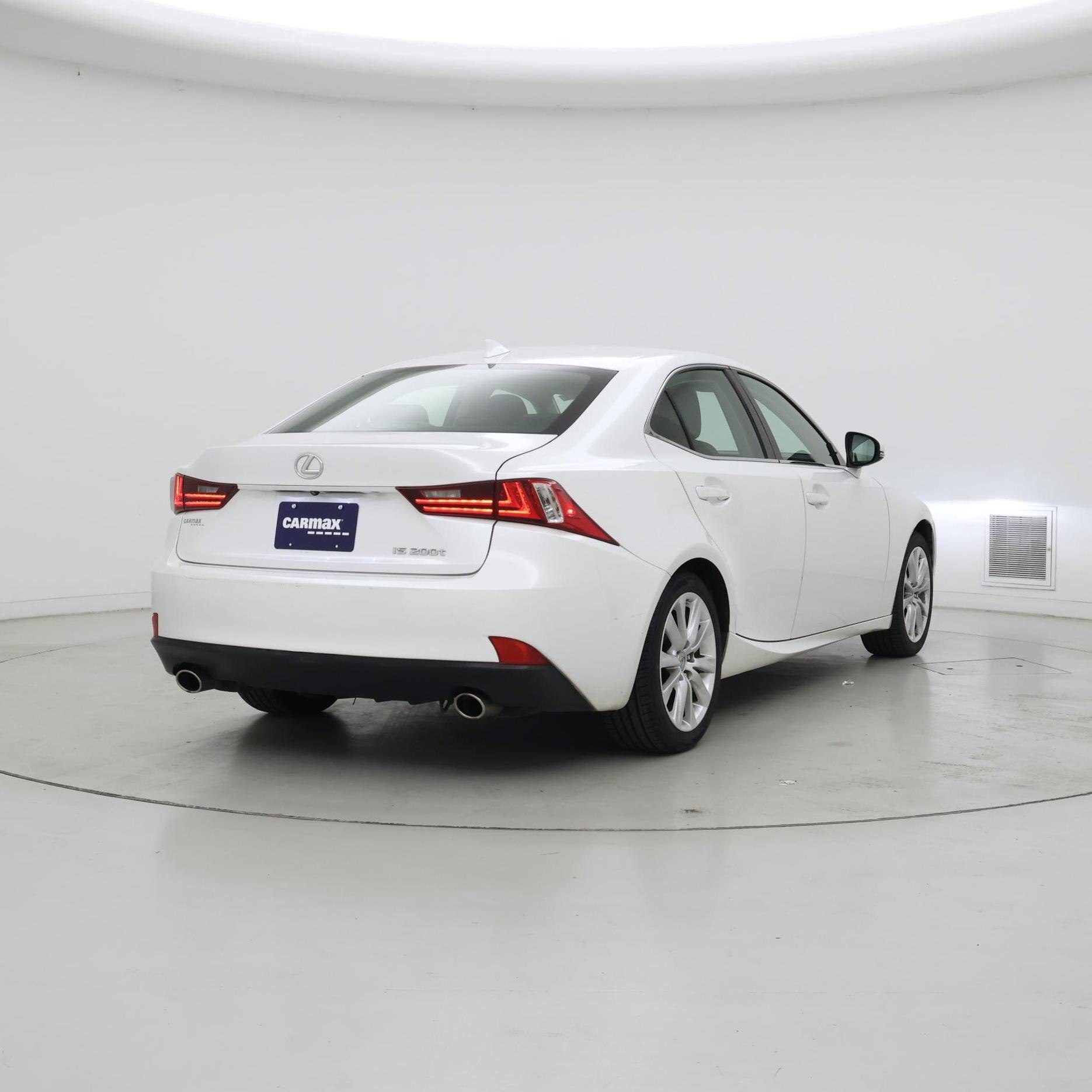 Thumbnail: 2016 Lexus IS - 8
