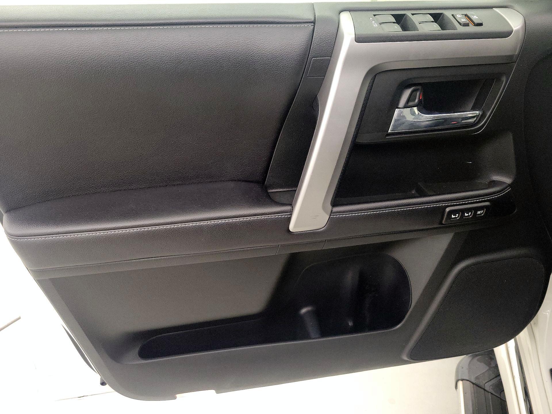 Thumbnail: 2017 Toyota 4Runner - 12